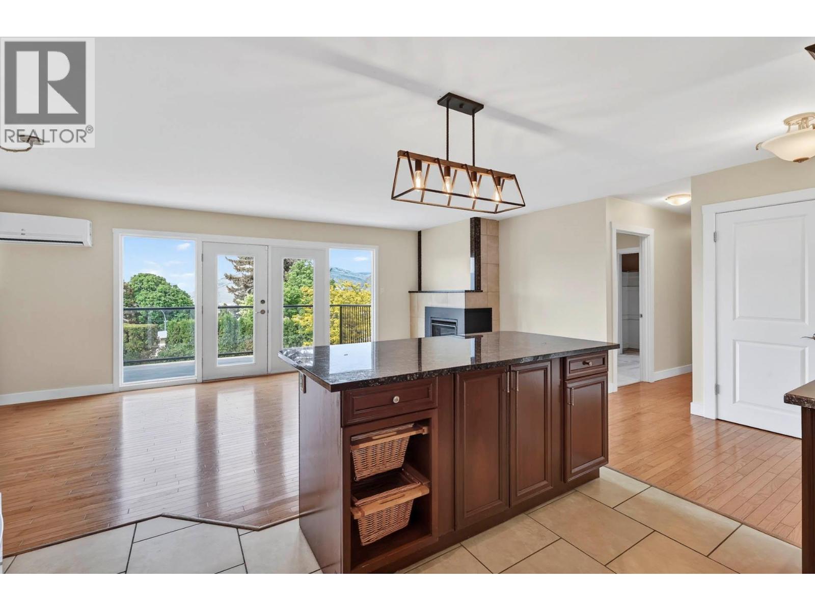 328 Mcgill Road, Kamloops, British Columbia  V2C 1M1 - Photo 6 - 10397546