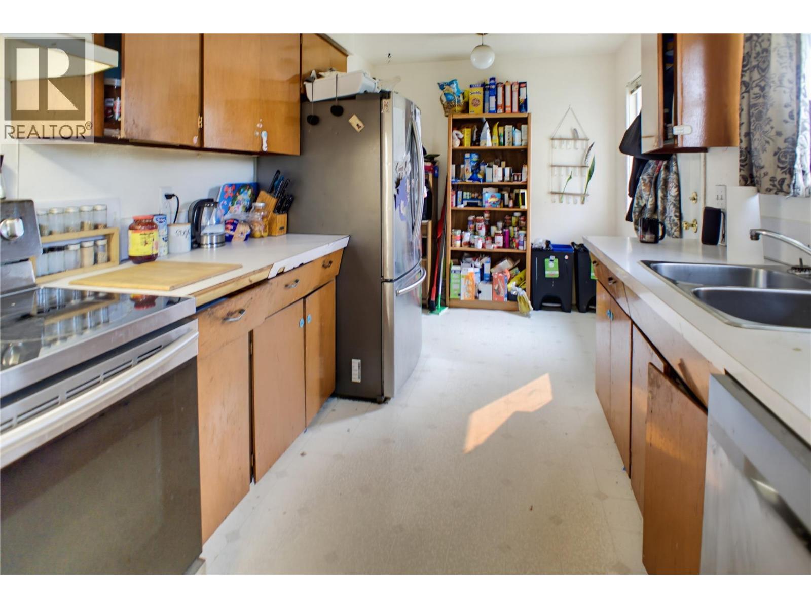 262 Holly Avenue, Kamloops, British Columbia  V2B 1M3 - Photo 2 - 10397468