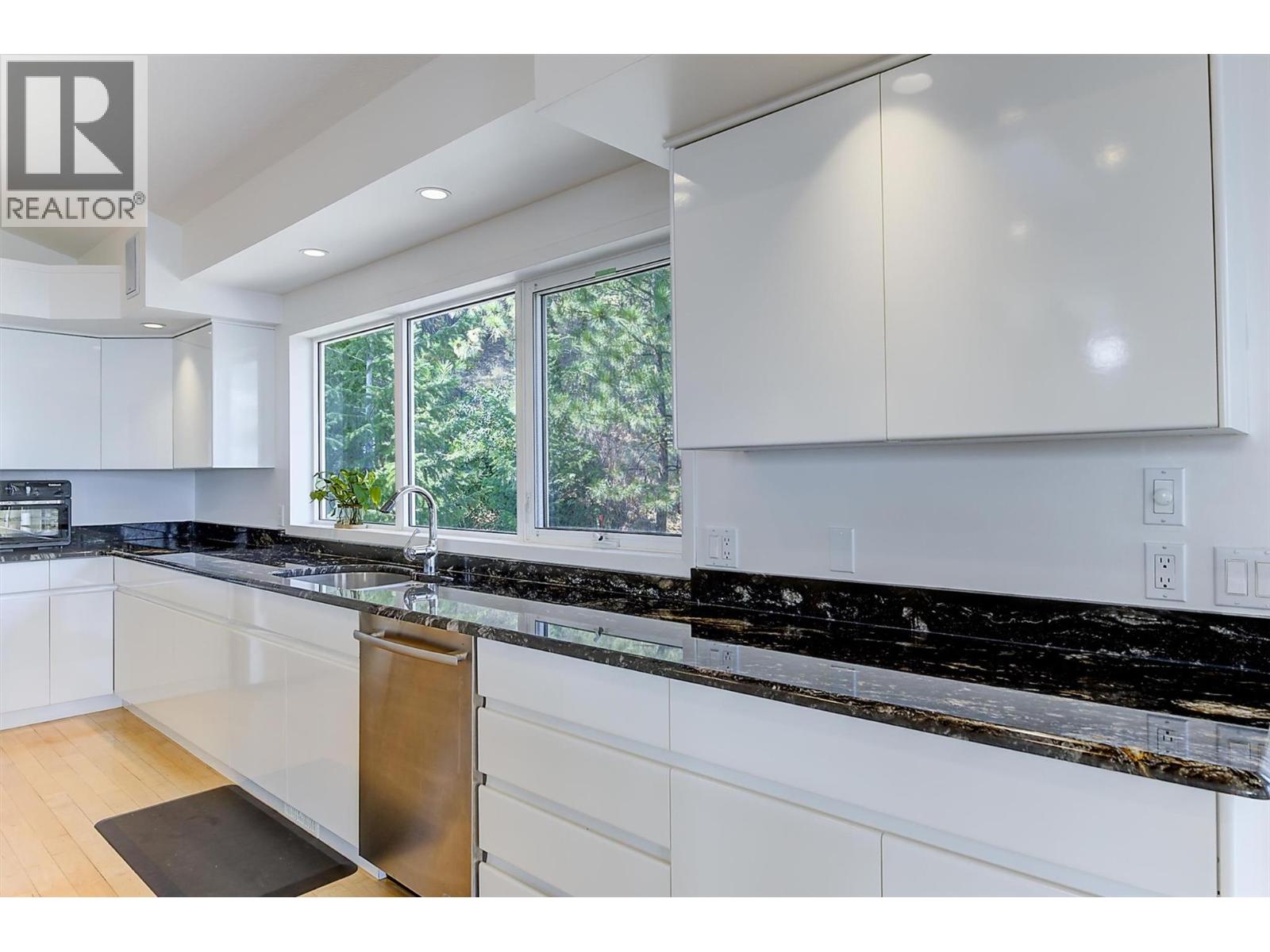 2296 Lillooet Crescent, Kelowna, British Columbia  V1V 1T1 - Photo 21 - 10397395
