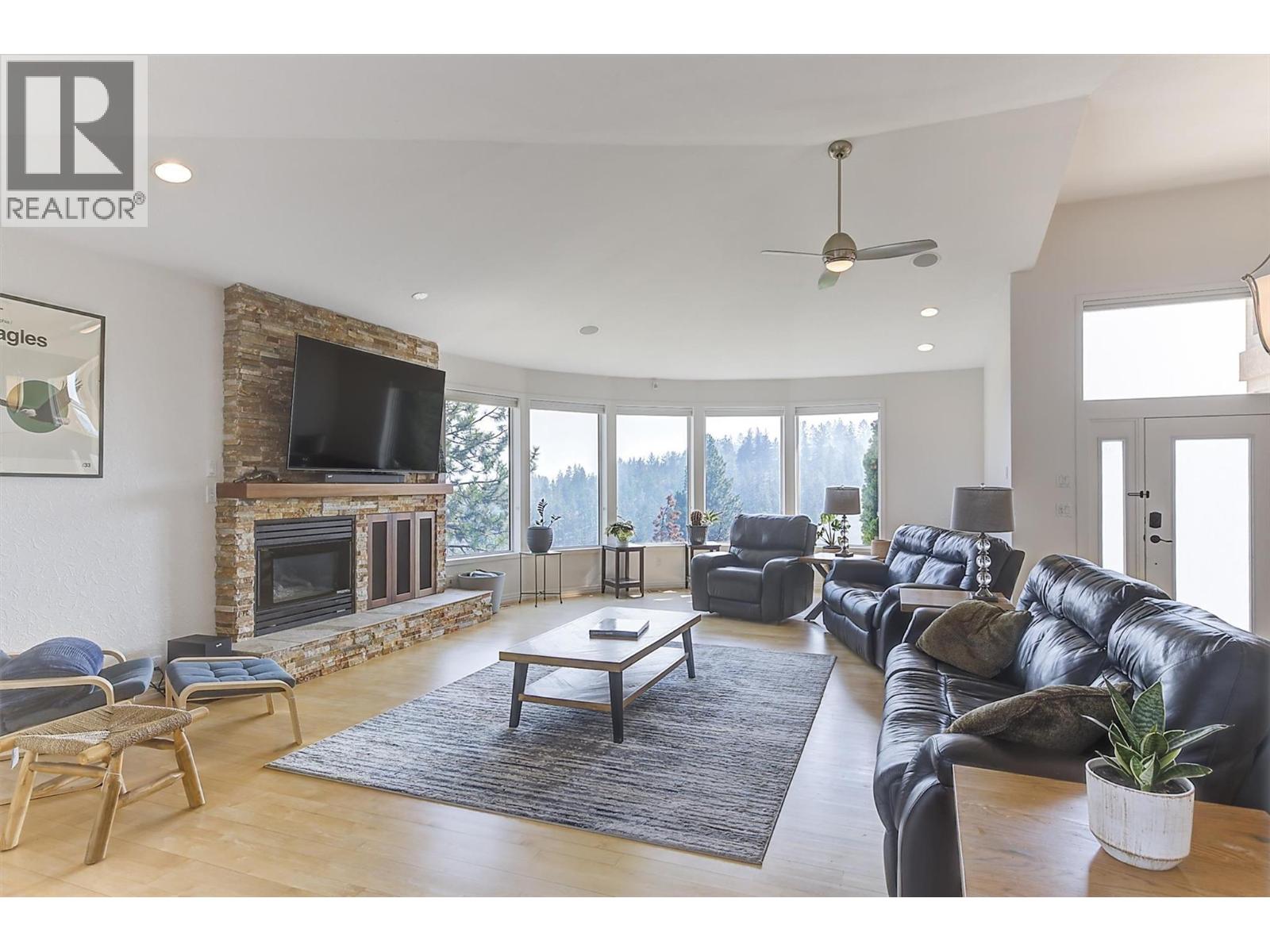 2296 Lillooet Crescent, Kelowna, British Columbia  V1V 1T1 - Photo 5 - 10397395