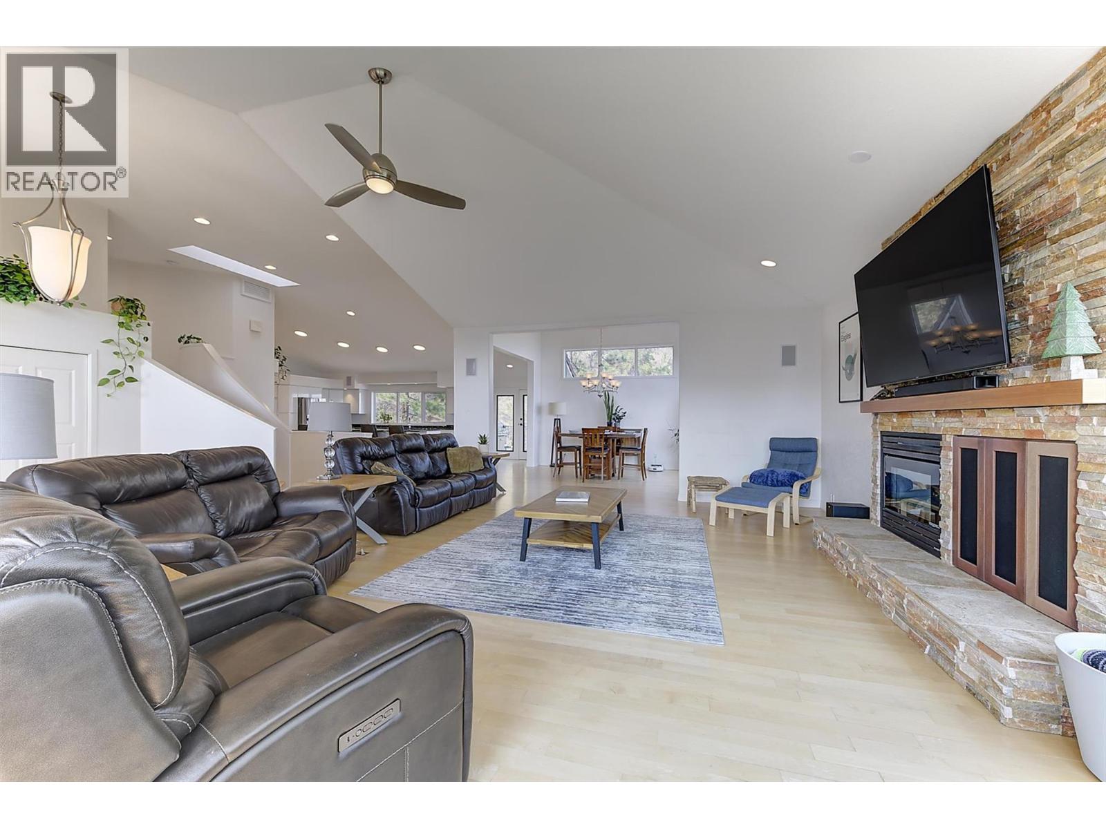 2296 Lillooet Crescent, Kelowna, British Columbia  V1V 1T1 - Photo 7 - 10397395