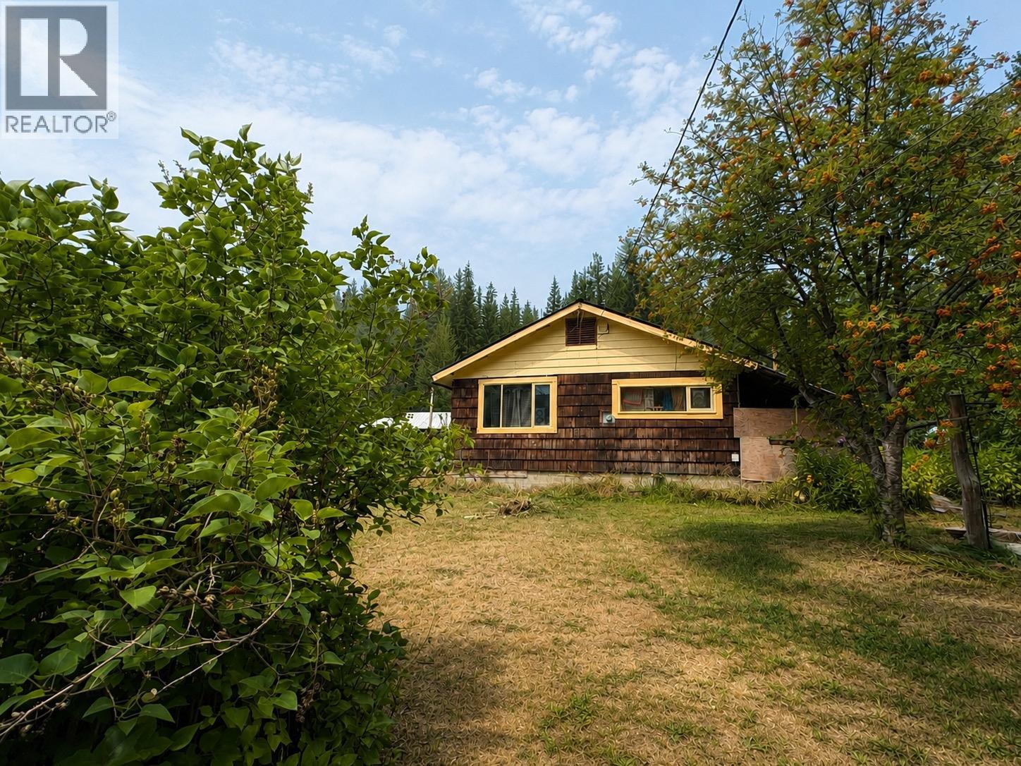 3233 Mabel Lake Road, Enderby, British Columbia  V4Y 4L4 - Photo 1 - 10397629