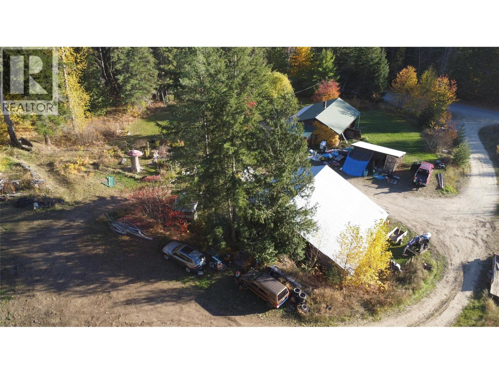 3233 Mabel Lake Road, Enderby, British Columbia  V4Y 4L4 - Photo 17 - 10397629