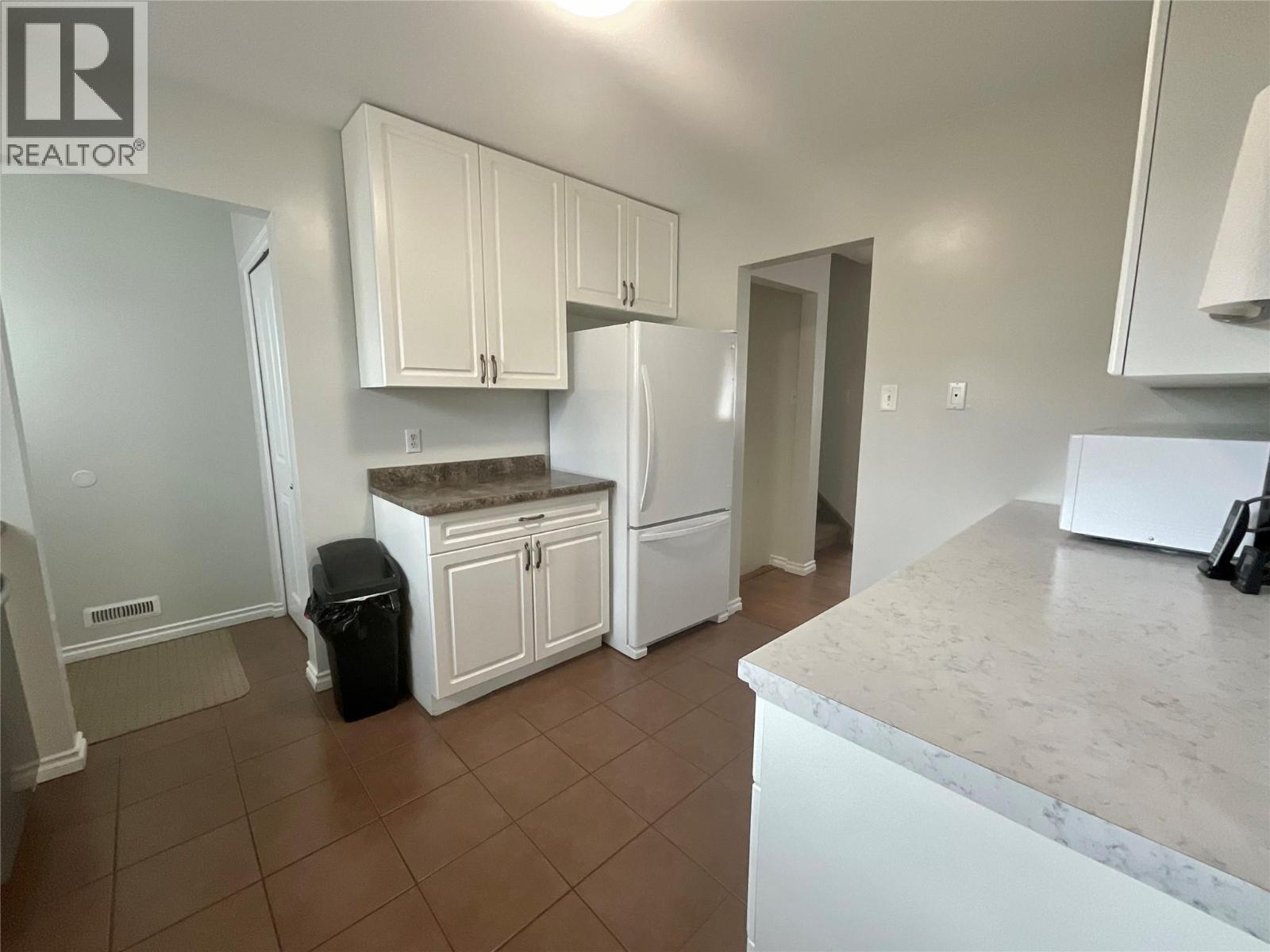 60 Valleyview Place, Tumbler Ridge, British Columbia  V0C 2W0 - Photo 3 - 10397569