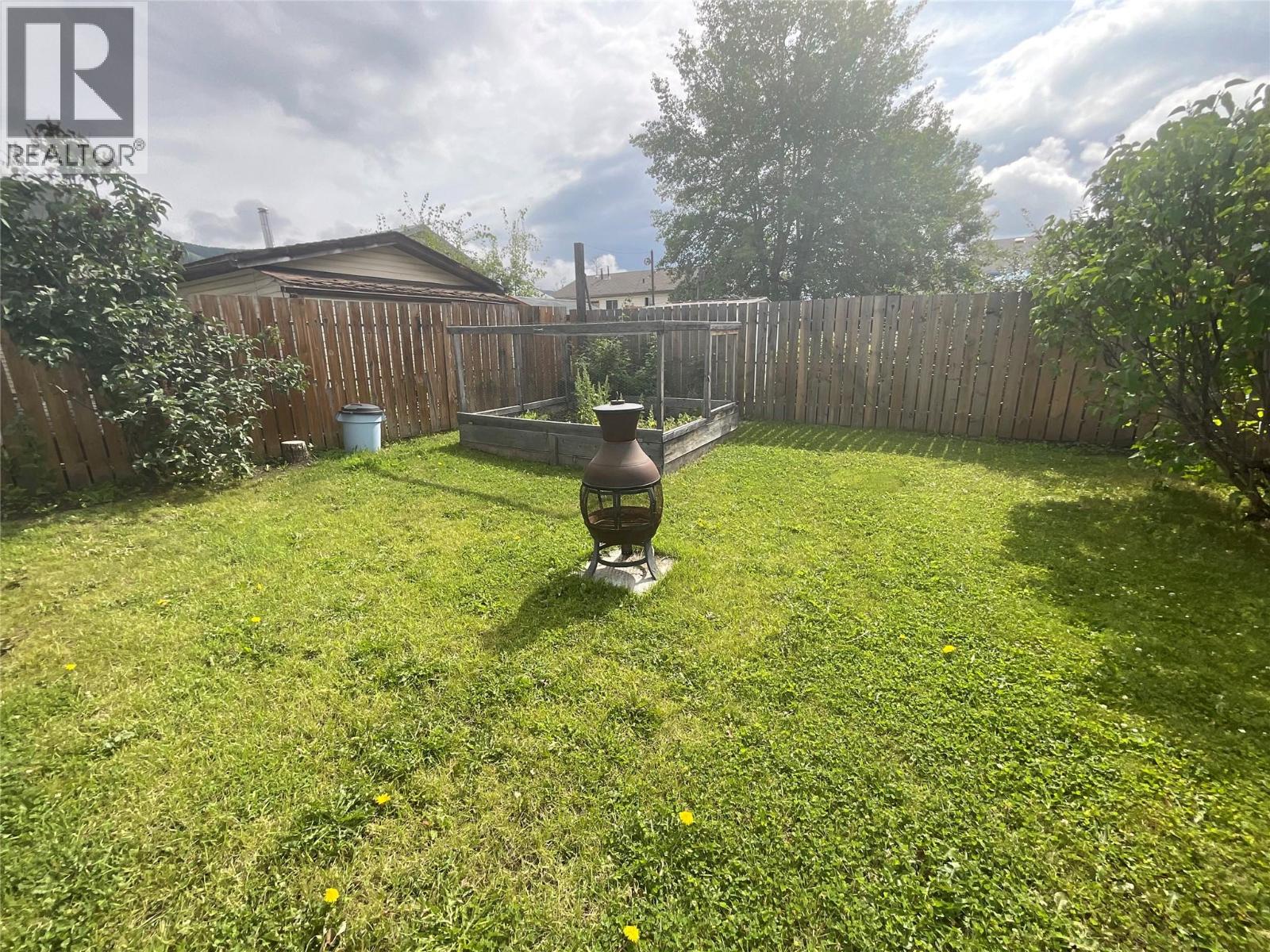 60 Valleyview Place, Tumbler Ridge, British Columbia  V0C 2W0 - Photo 32 - 10397569