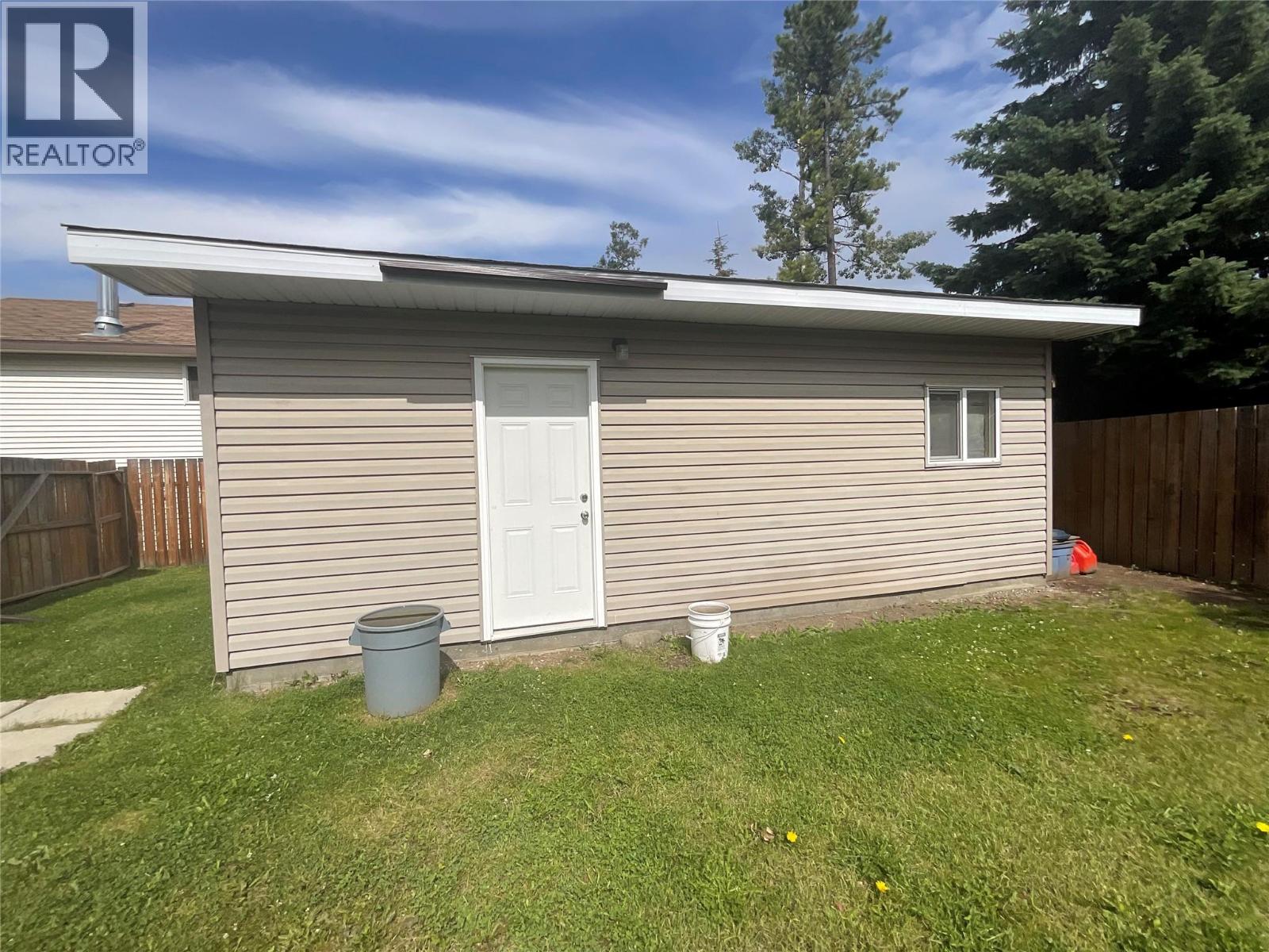 60 Valleyview Place, Tumbler Ridge, British Columbia  V0C 2W0 - Photo 34 - 10397569