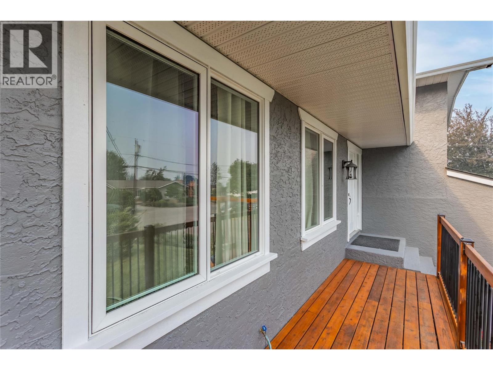 863 Hammer Avenue, Kelowna, British Columbia  V1W 2B7 - Photo 8 - 10395871