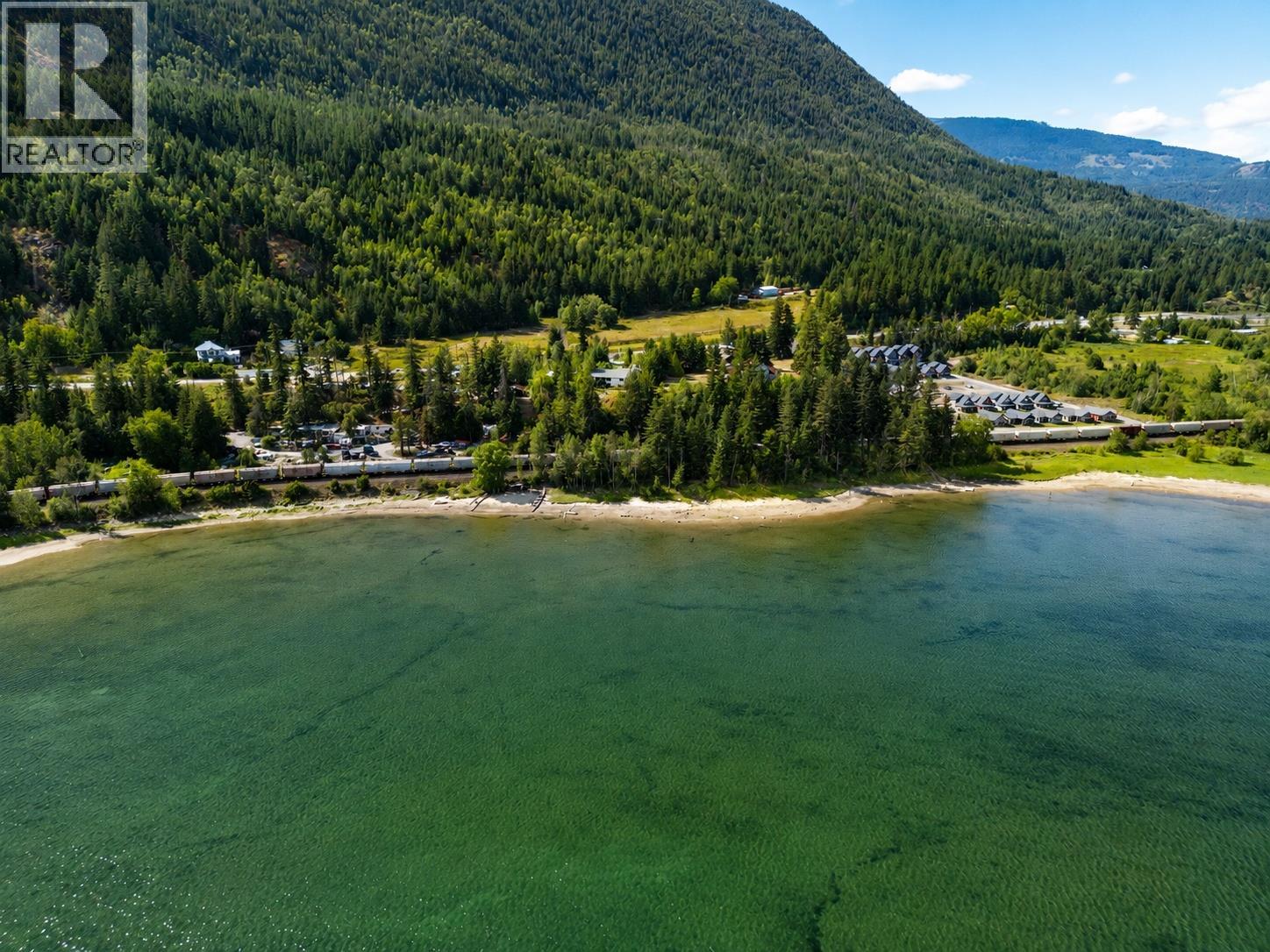 5255 Schneider Place, Tappen, British Columbia  V0E 2X3 - Photo 2 - 10397700