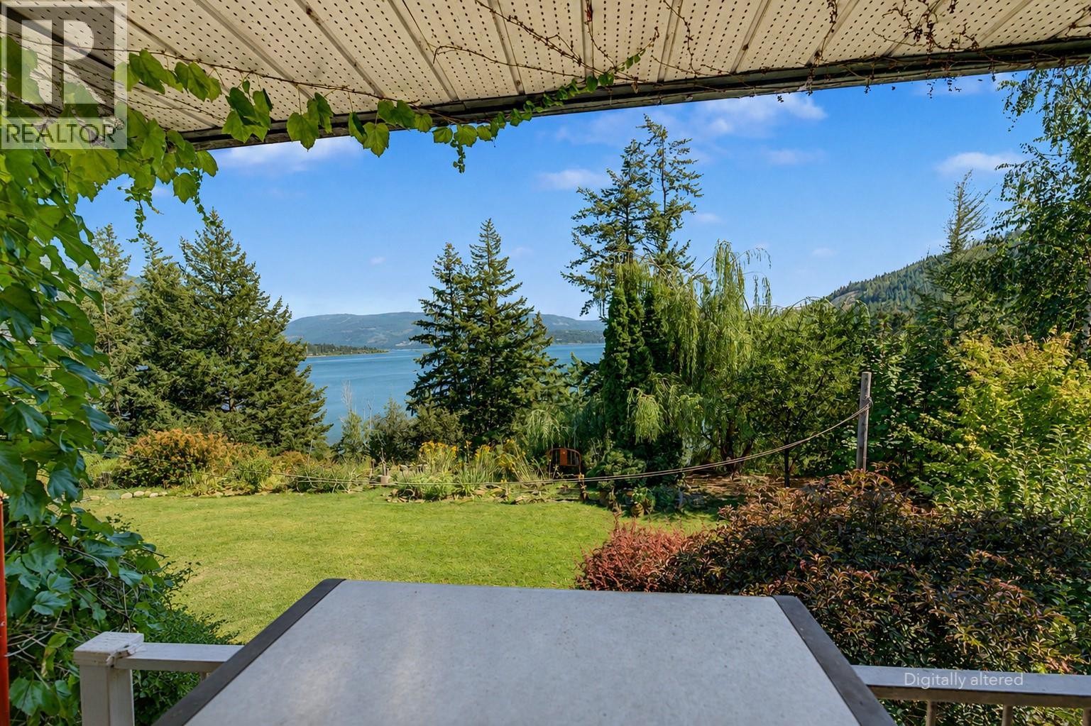 5255 Schneider Place, Tappen, British Columbia  V0E 2X3 - Photo 8 - 10397700