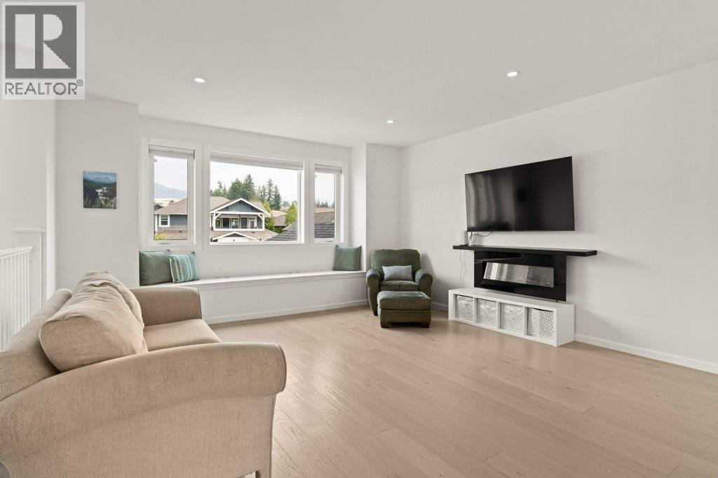1791 22 Street Ne, Salmon Arm, British Columbia  V1E 3M9 - Photo 4 - 10397597