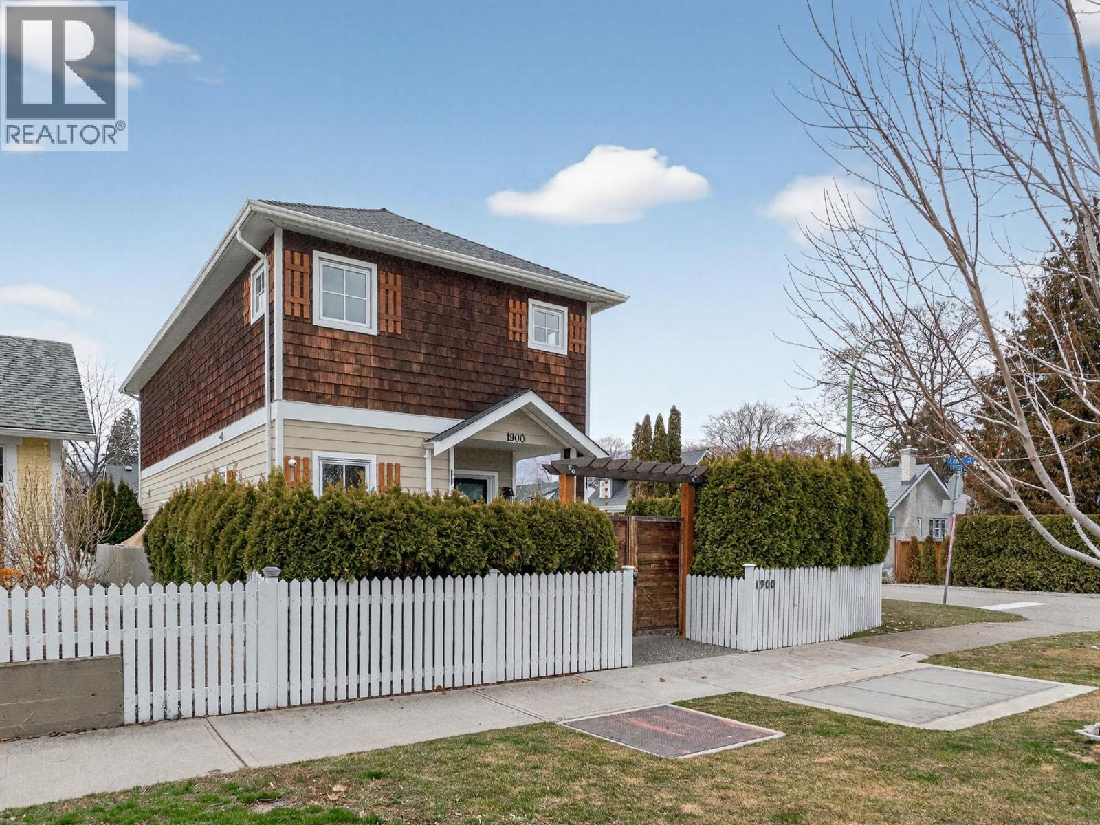 1900 Water Street, Kelowna, British Columbia  V1Y 1K6 - Photo 2 - 10397600