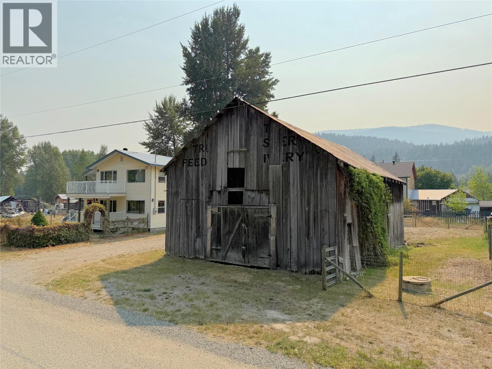 1827 Front Street, Coalmont-Tulameen, British Columbia  V0X 1W0 - Photo 7 - 10397704