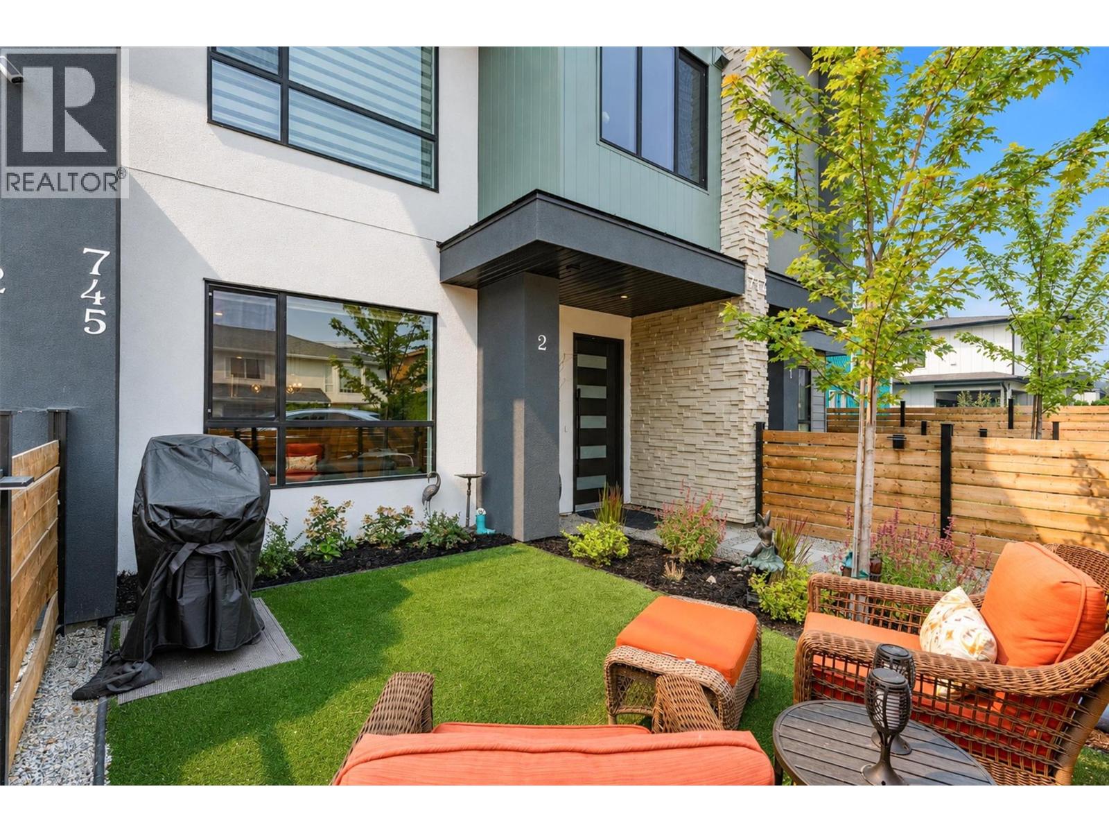 747 Patterson Avenue Unit# 2, Kelowna, British Columbia  V1Y 5C9 - Photo 1 - 10397492