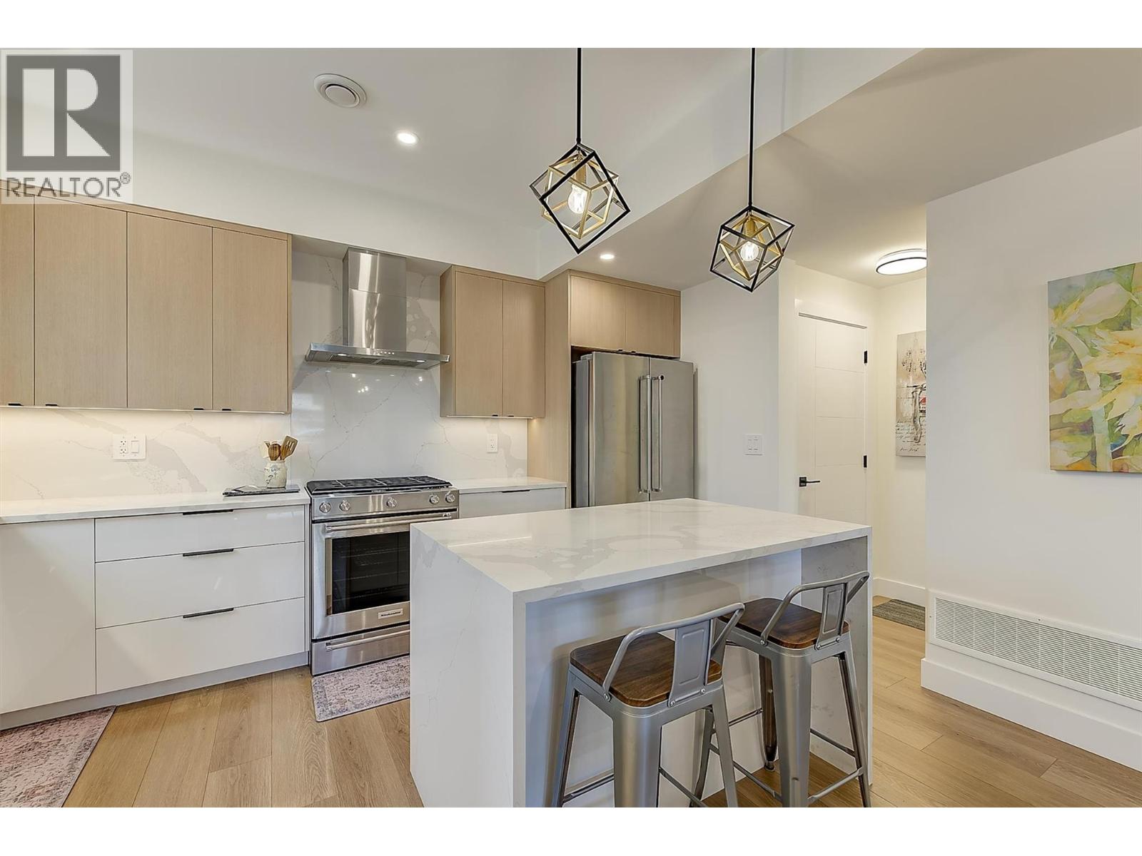747 Patterson Avenue Unit# 2, Kelowna, British Columbia  V1Y 5C9 - Photo 2 - 10397492