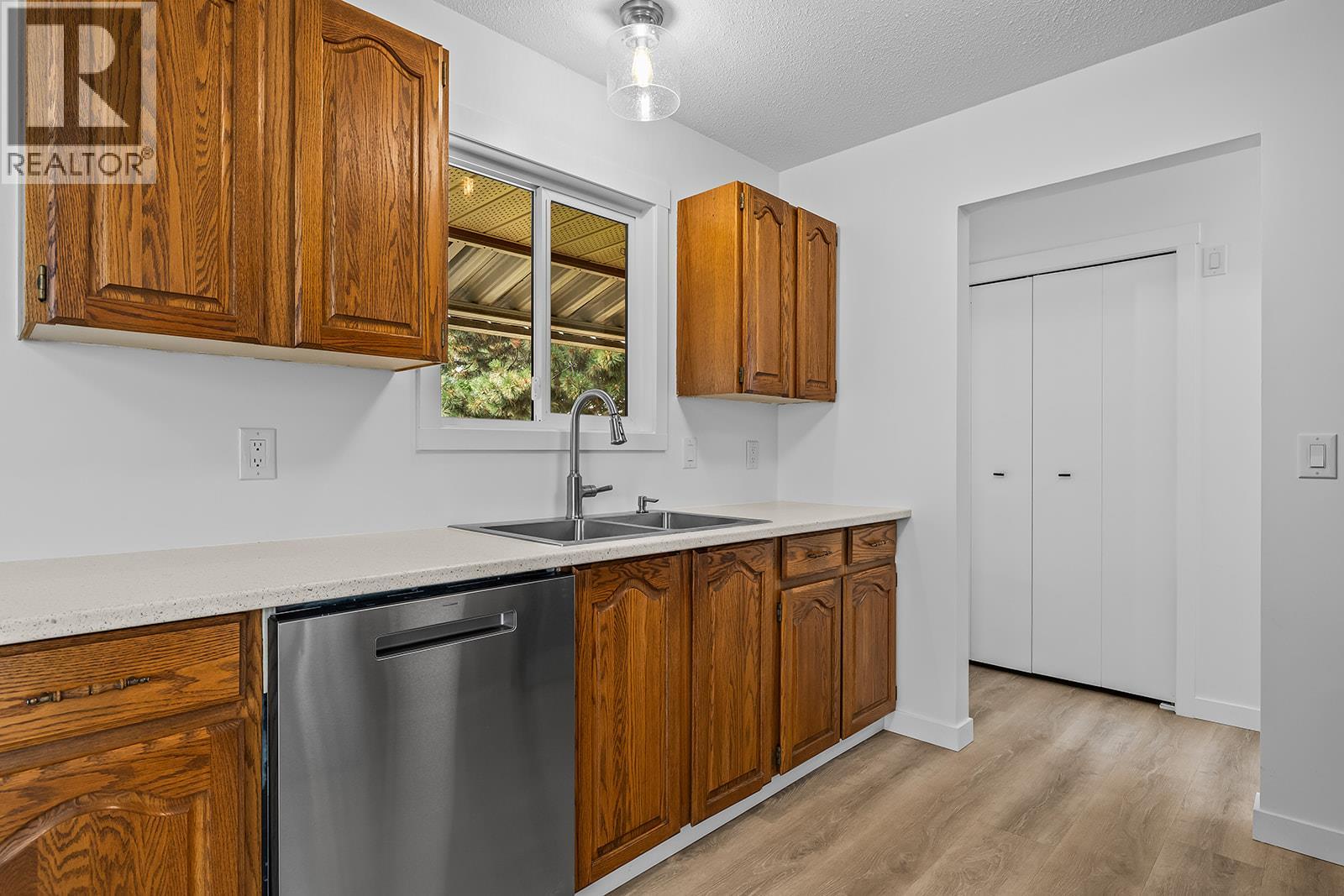 748 Hollywood Road N, Kelowna, British Columbia  V1X 5Y7 - Photo 10 - 10397483