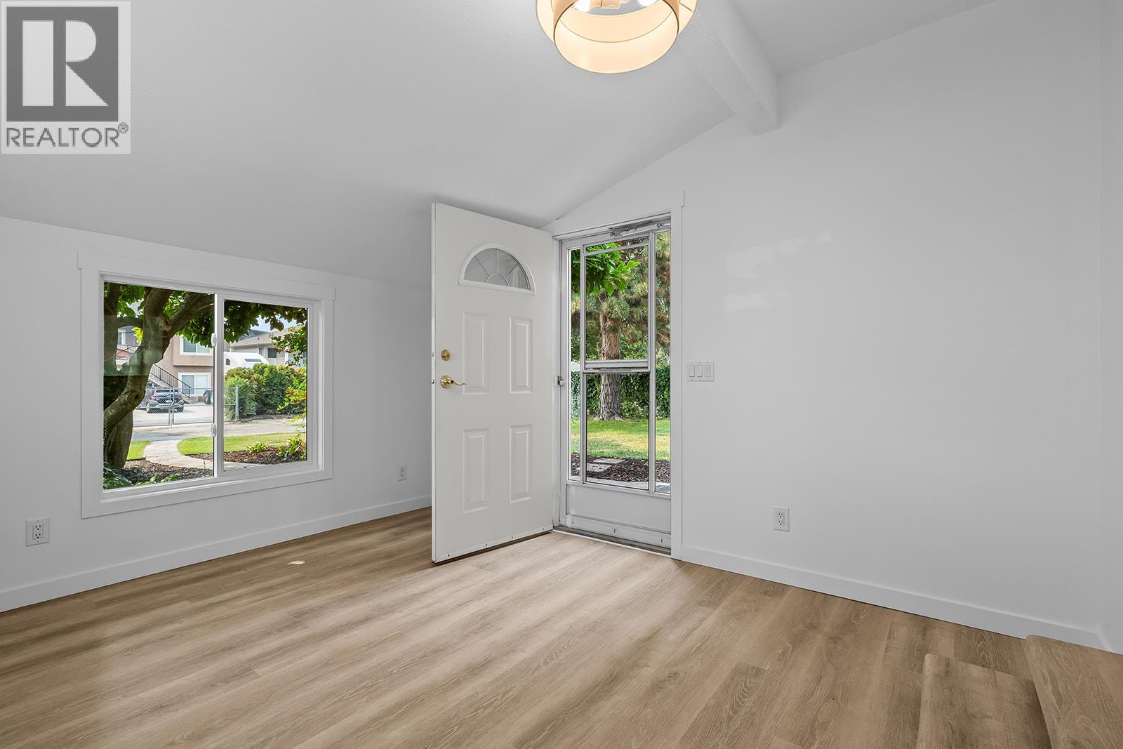 748 Hollywood Road N, Kelowna, British Columbia  V1X 5Y7 - Photo 16 - 10397483