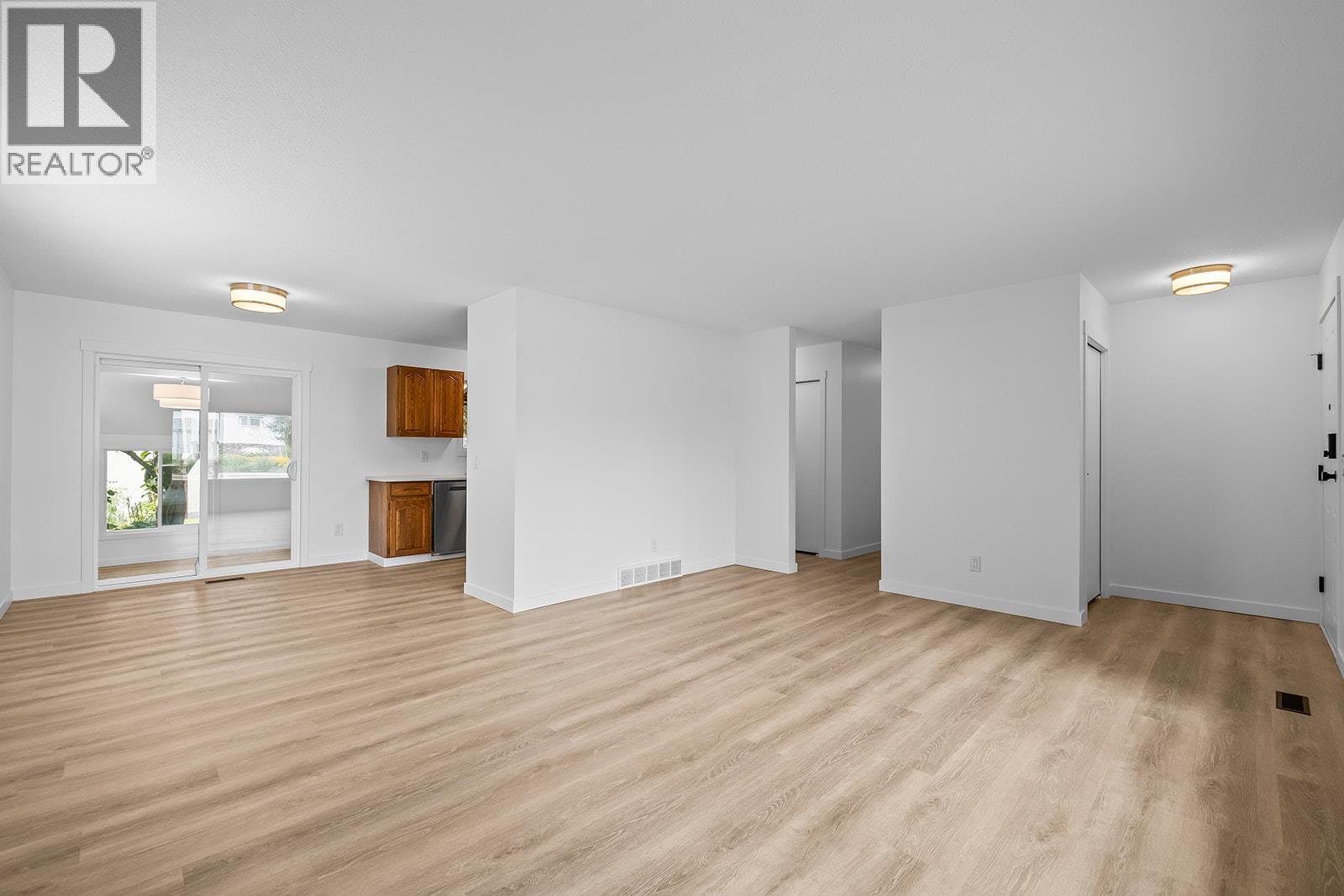 748 Hollywood Road N, Kelowna, British Columbia  V1X 5Y7 - Photo 4 - 10397483