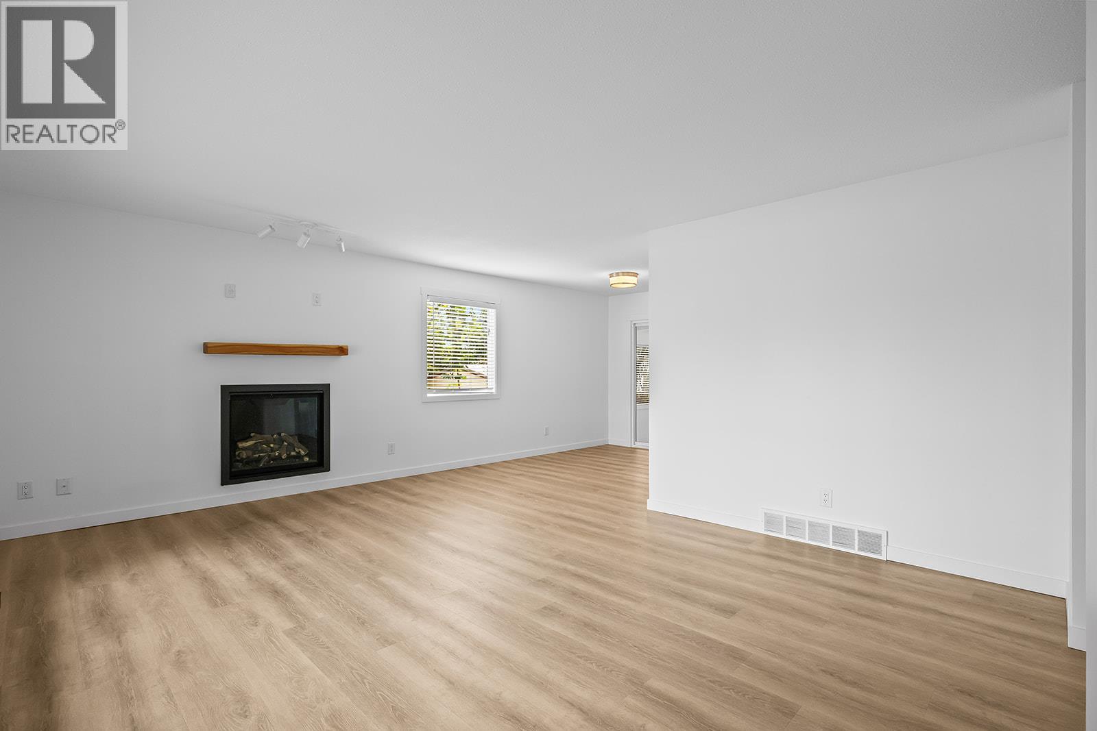 748 Hollywood Road N, Kelowna, British Columbia  V1X 5Y7 - Photo 5 - 10397483