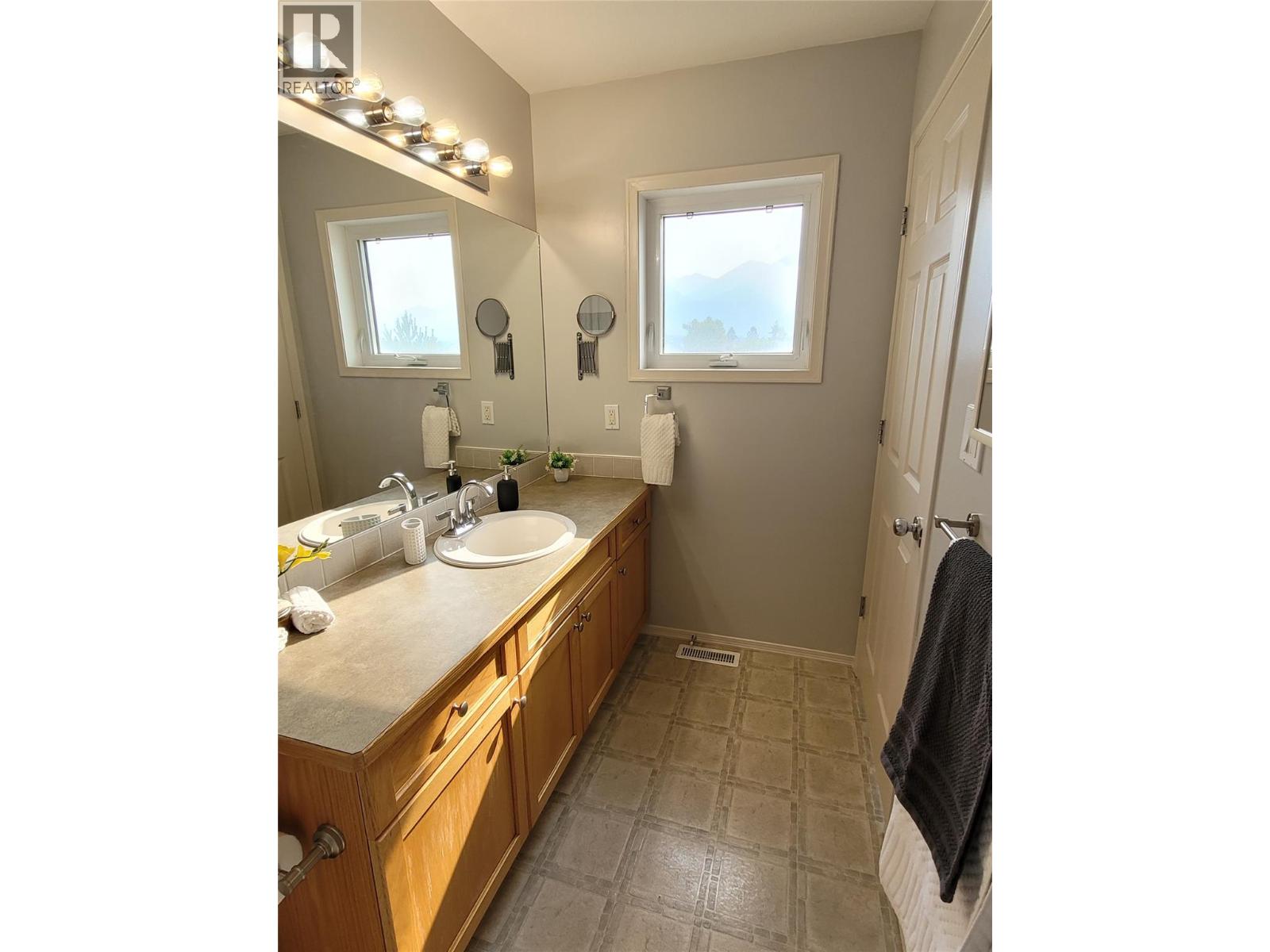 619 10th Avenue, Invermere, British Columbia  V0A 1K0 - Photo 23 - 10397627