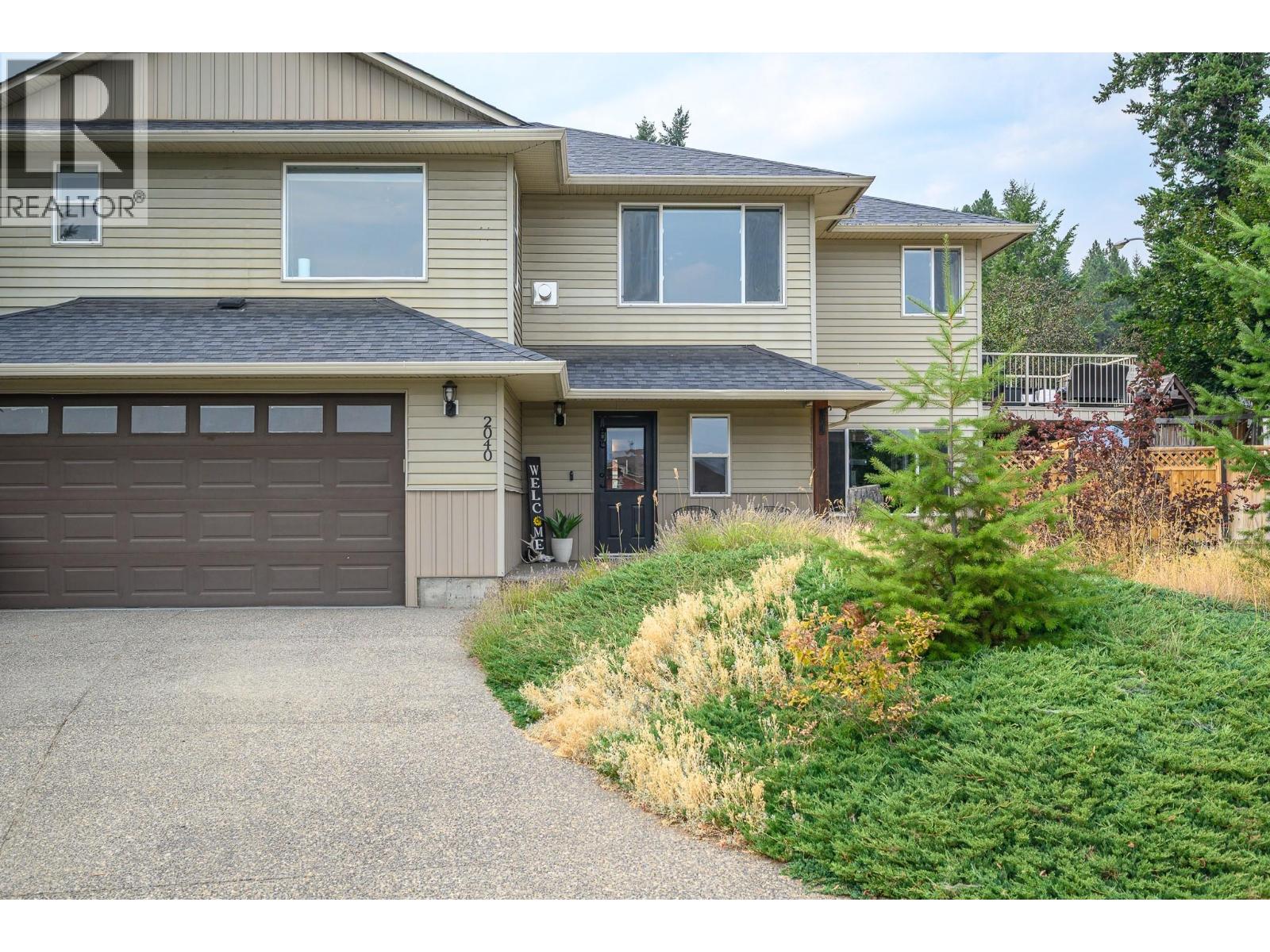 2040 Skyview Crescent, Lumby, British Columbia  V0E 2G0 - Photo 1 - 10397306