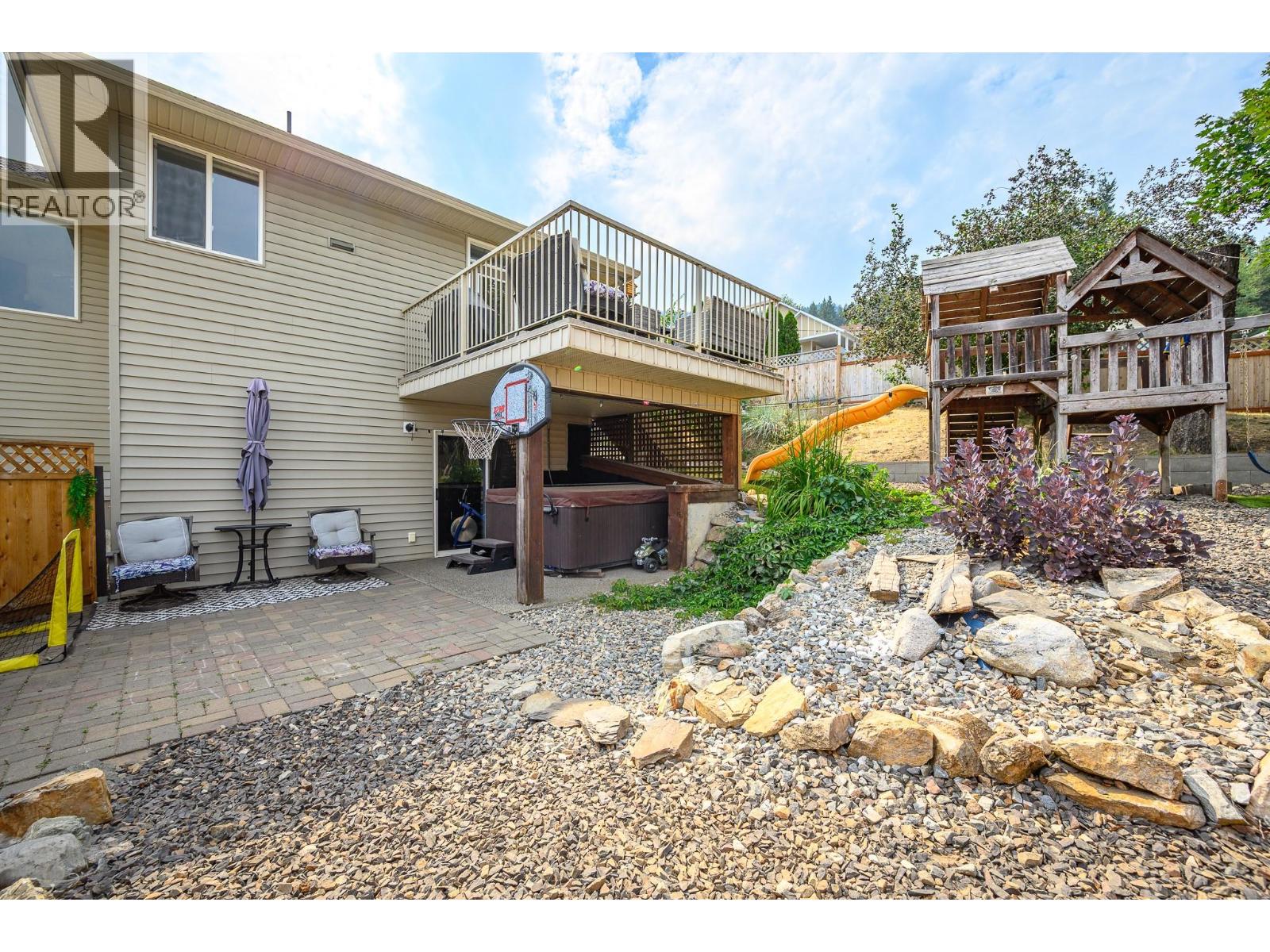 2040 Skyview Crescent, Lumby, British Columbia  V0E 2G0 - Photo 30 - 10397306