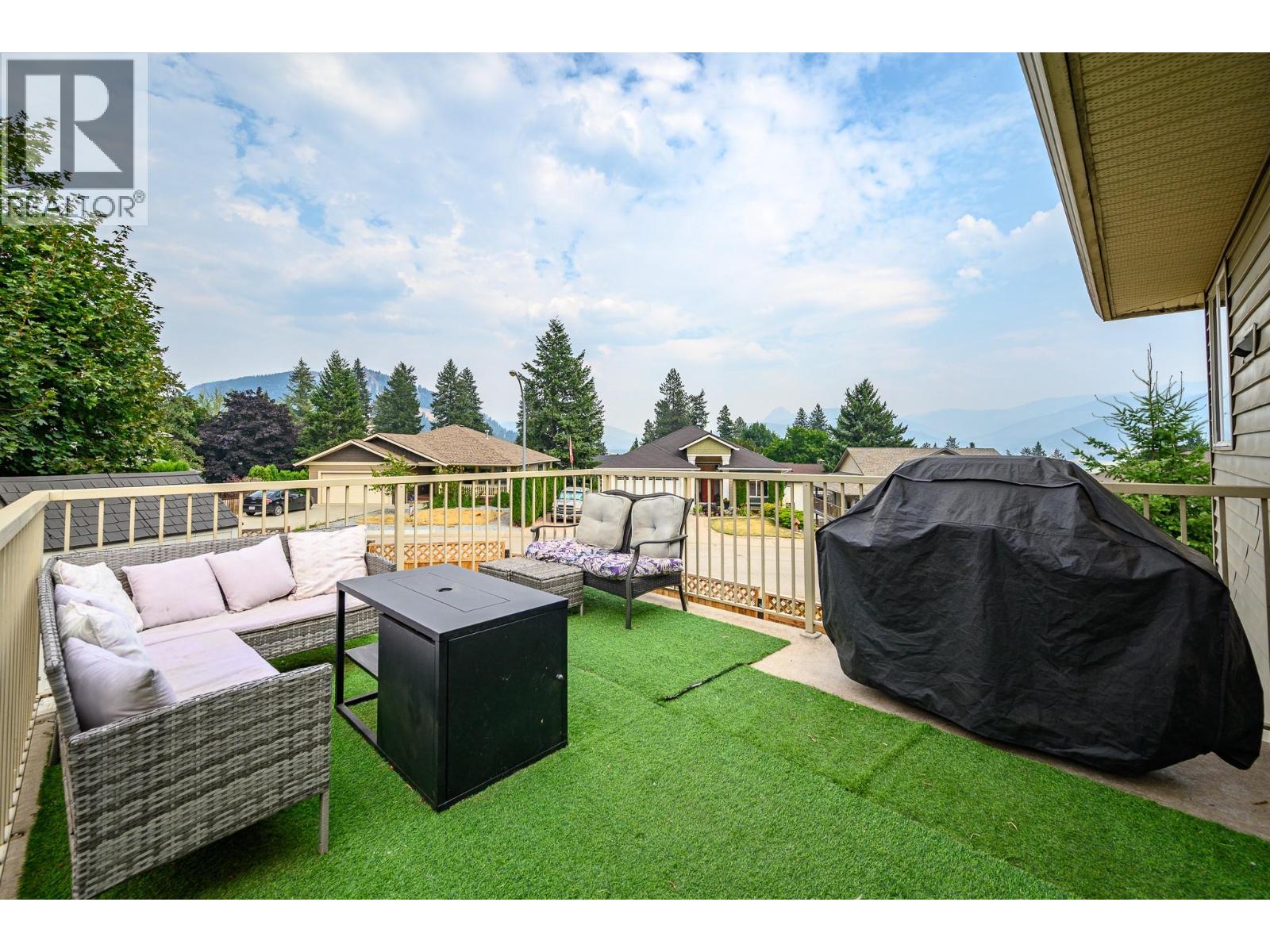 2040 Skyview Crescent, Lumby, British Columbia  V0E 2G0 - Photo 39 - 10397306