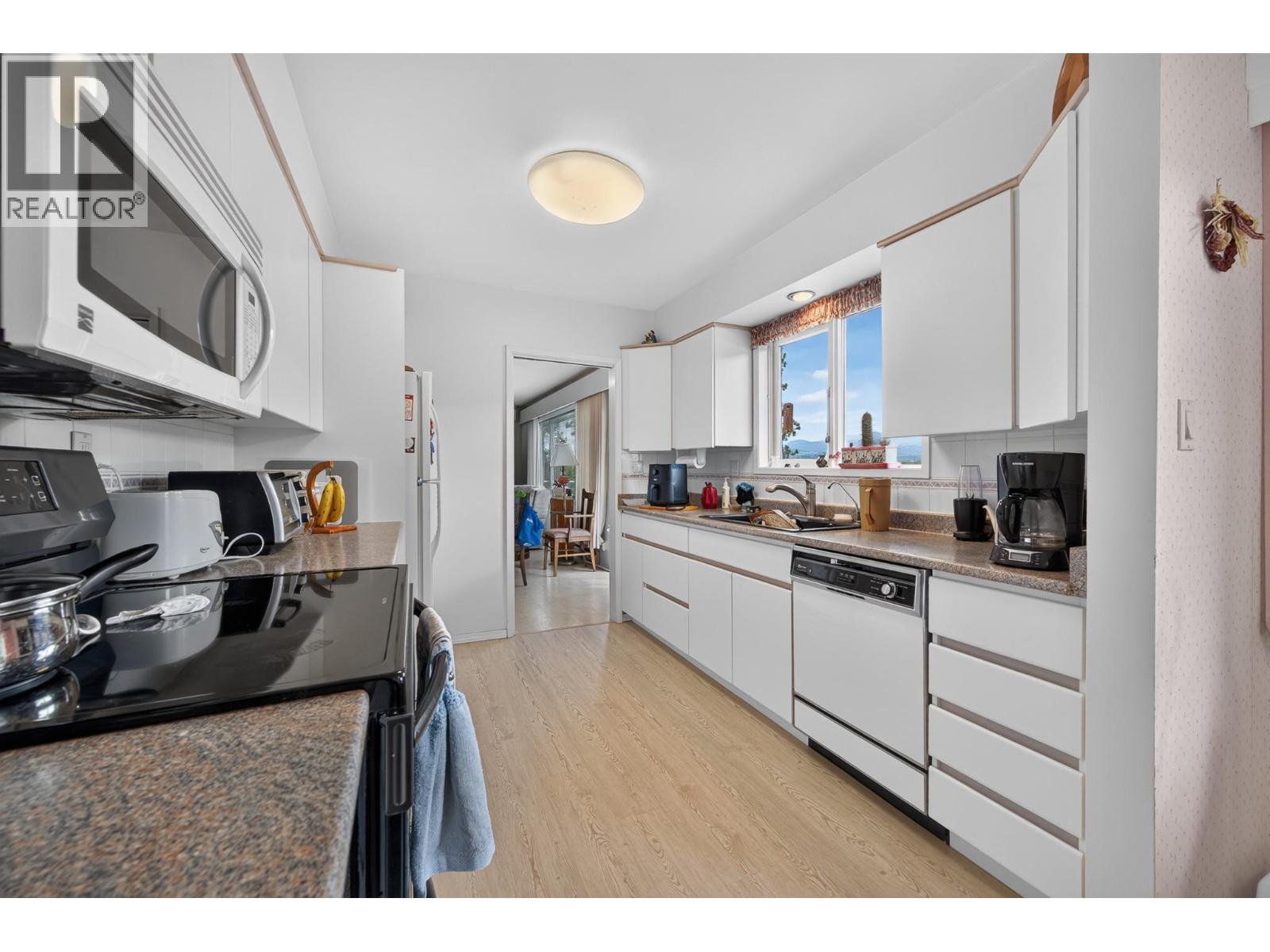 4707 Westsyde Road, Kamloops, British Columbia  V2B 8N4 - Photo 17 - 10397621