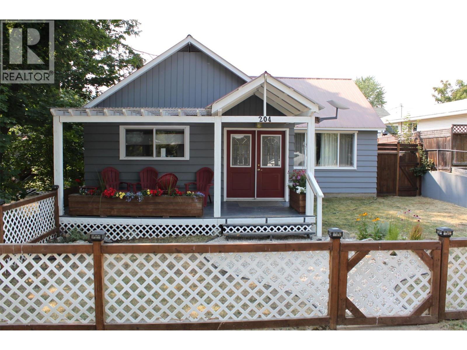 204a 5th Avenue Nw, Nakusp, British Columbia  V0G 1R0 - Photo 1 - 10397563