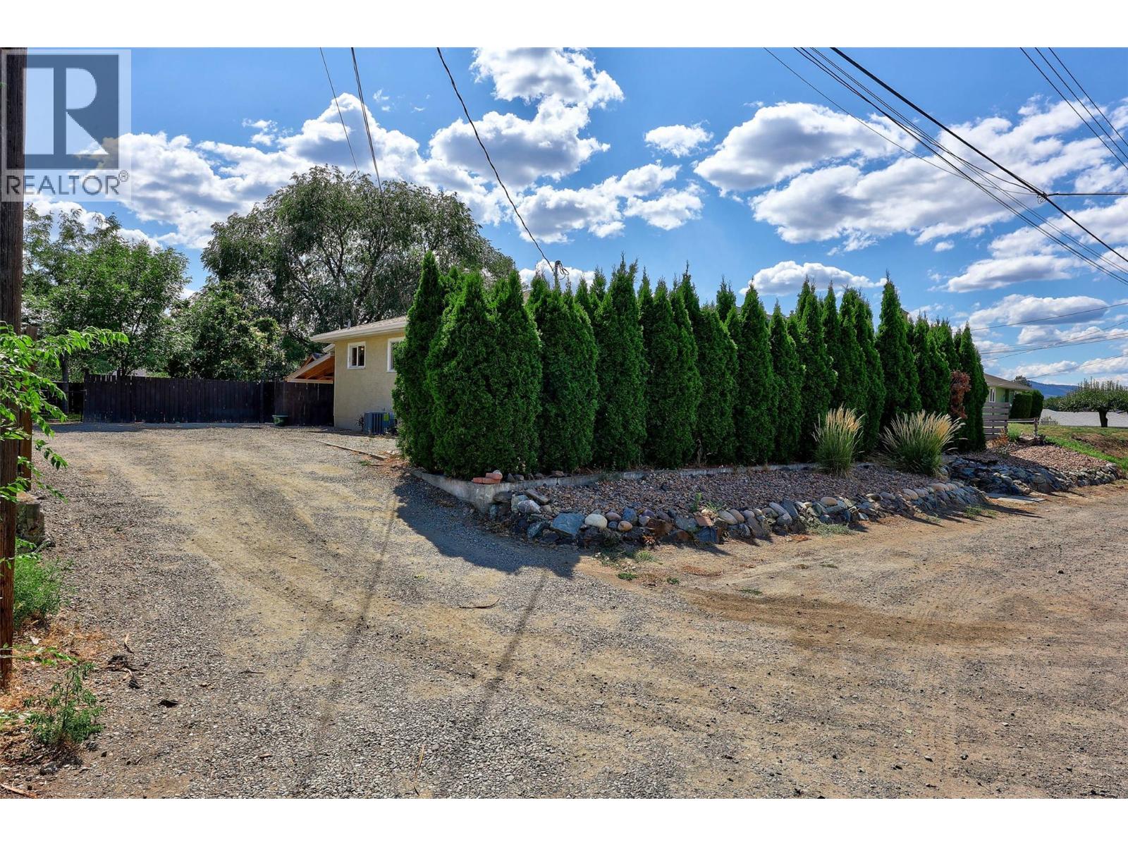 875 Surrey Avenue, Kamloops, British Columbia  V2B 1P7 - Photo 4 - 10397515