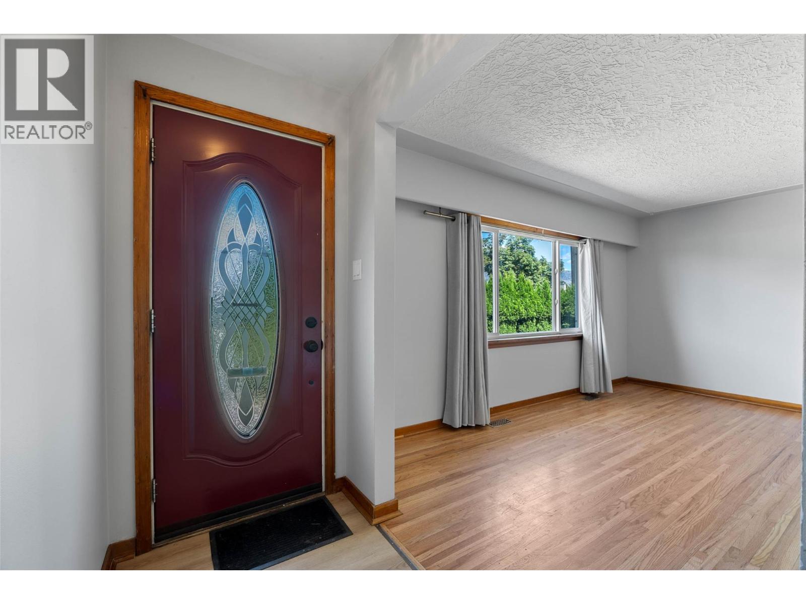 875 Surrey Avenue, Kamloops, British Columbia  V2B 1P7 - Photo 5 - 10397515