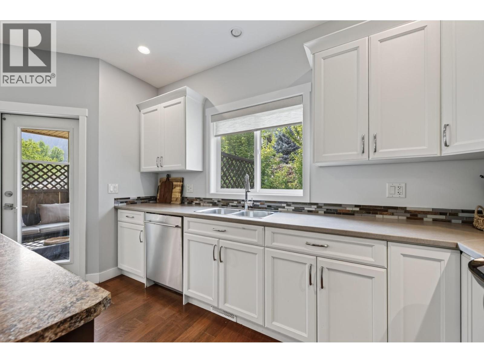1939 Coldwater Drive Unit# 142, Kamloops, British Columbia  V2E 0B3 - Photo 6 - 10397666