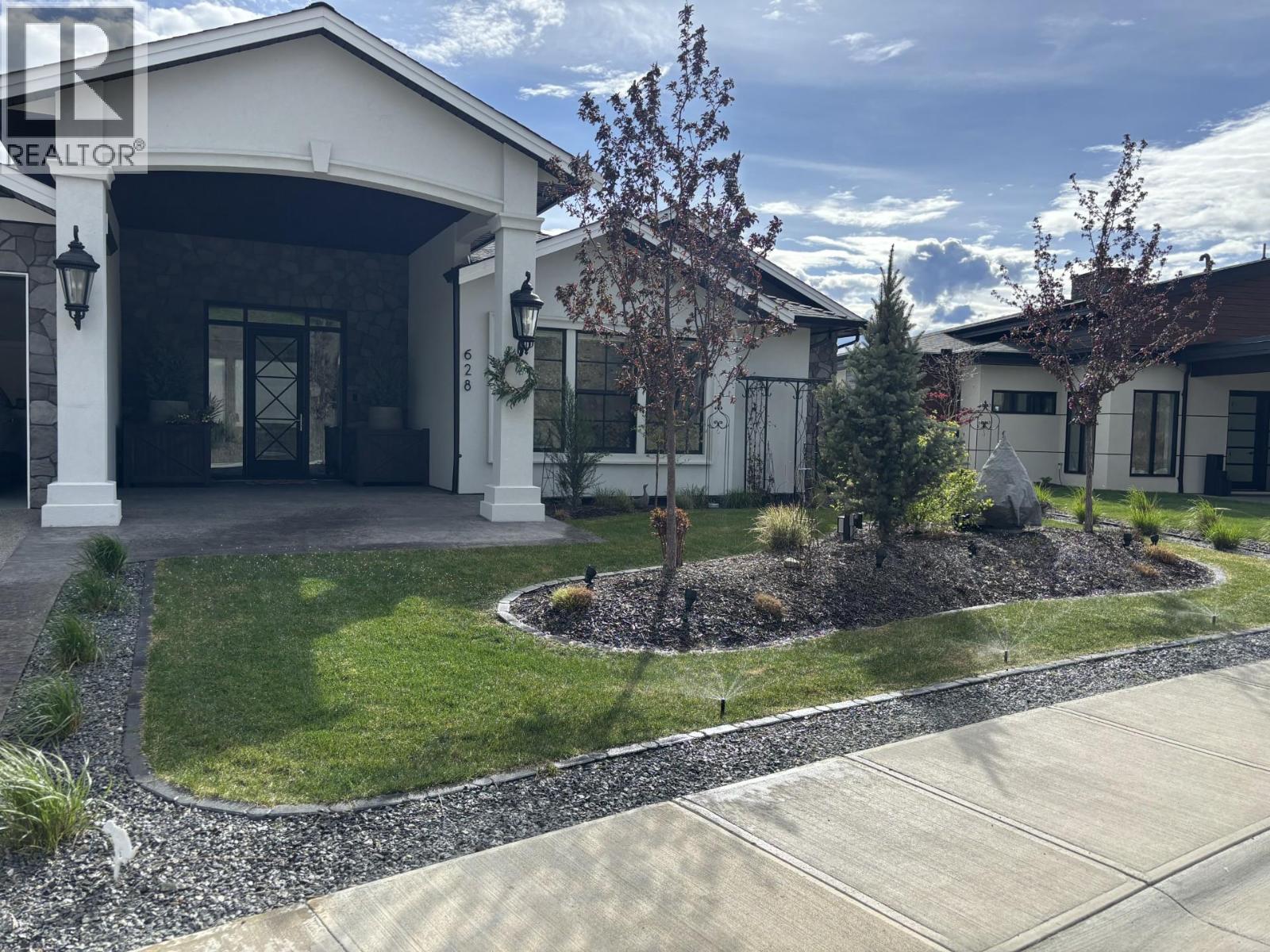 628 Hart Place, Vernon, British Columbia  V1B 4B2 - Photo 4 - 10397517