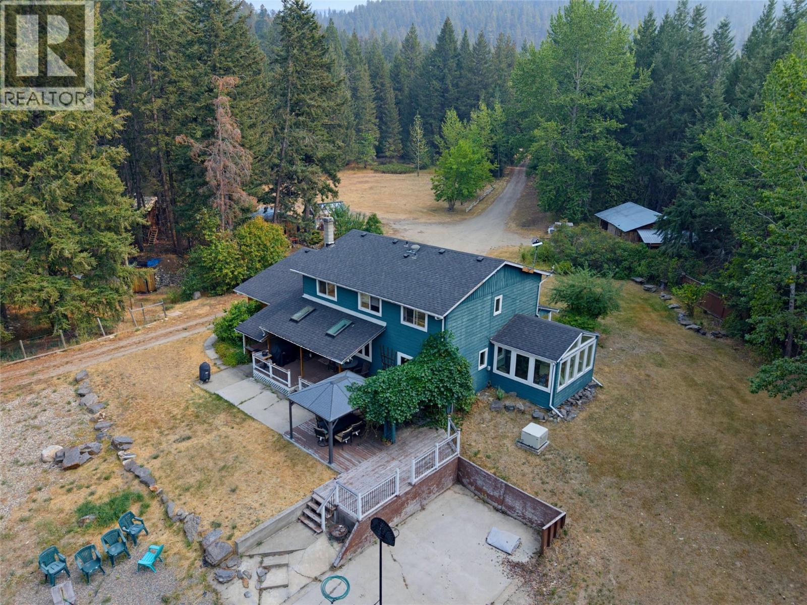 4425 Chase-Falkland Road, Falkland, British Columbia  V0E 1W0 - Photo 4 - 10397638