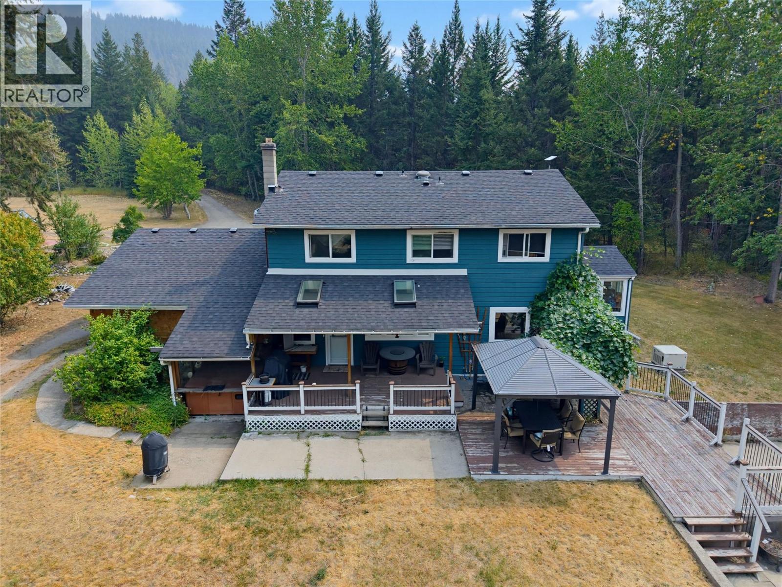 4425 Chase-Falkland Road, Falkland, British Columbia  V0E 1W0 - Photo 5 - 10397638