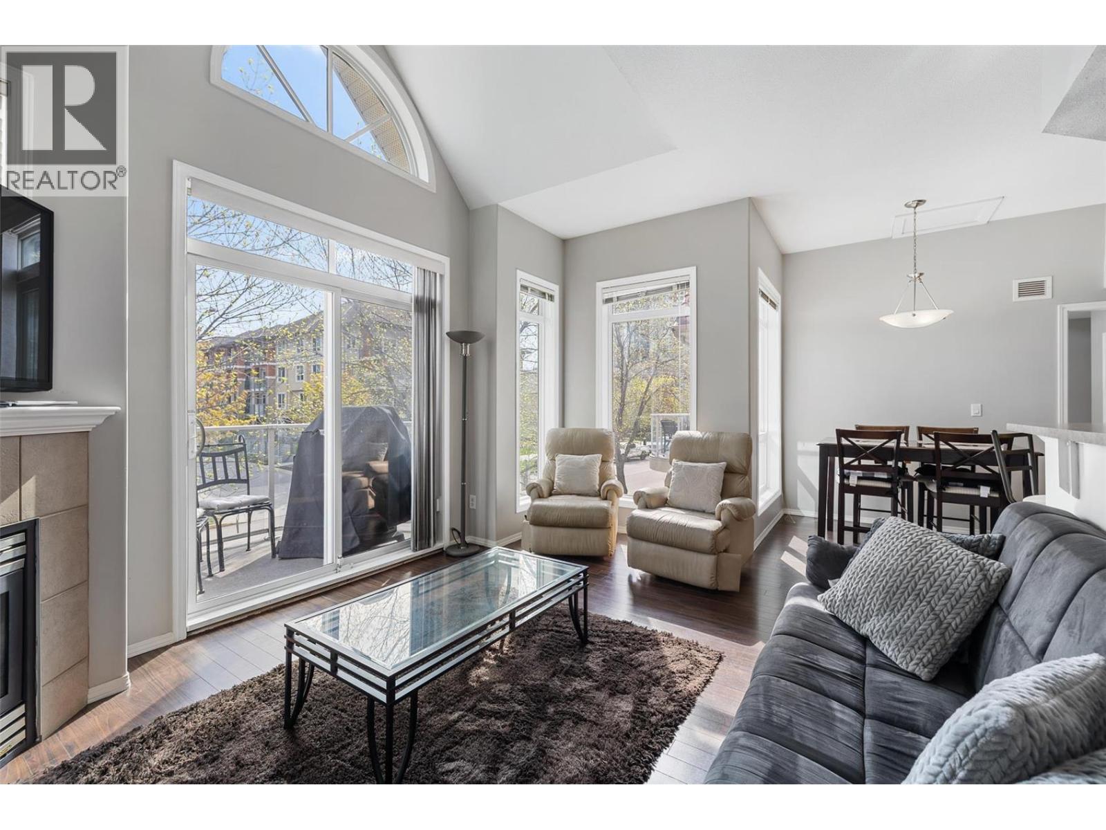 1088 Sunset Drive Unit# 246, Kelowna, British Columbia  V1Y 9W1 - Photo 1 - 10397556