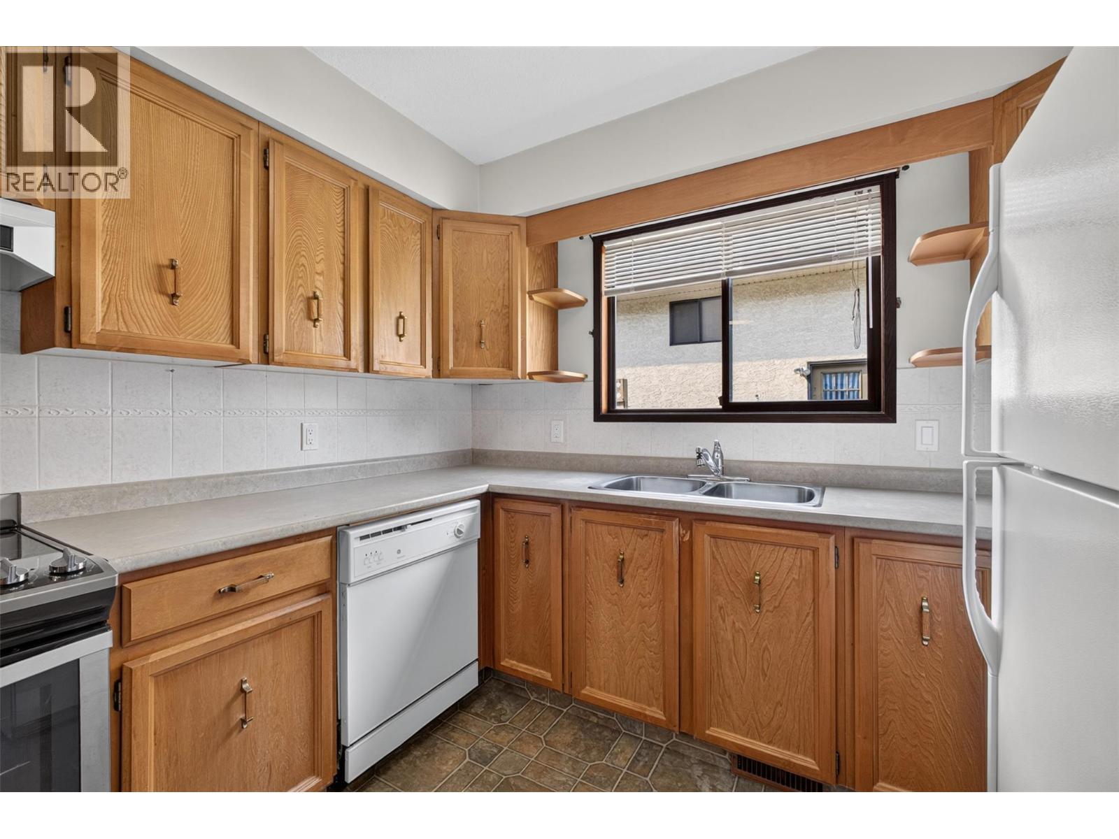 1494/1496 Elm Street, Kelowna, British Columbia  V1Y 3W9 - Photo 12 - 10397379