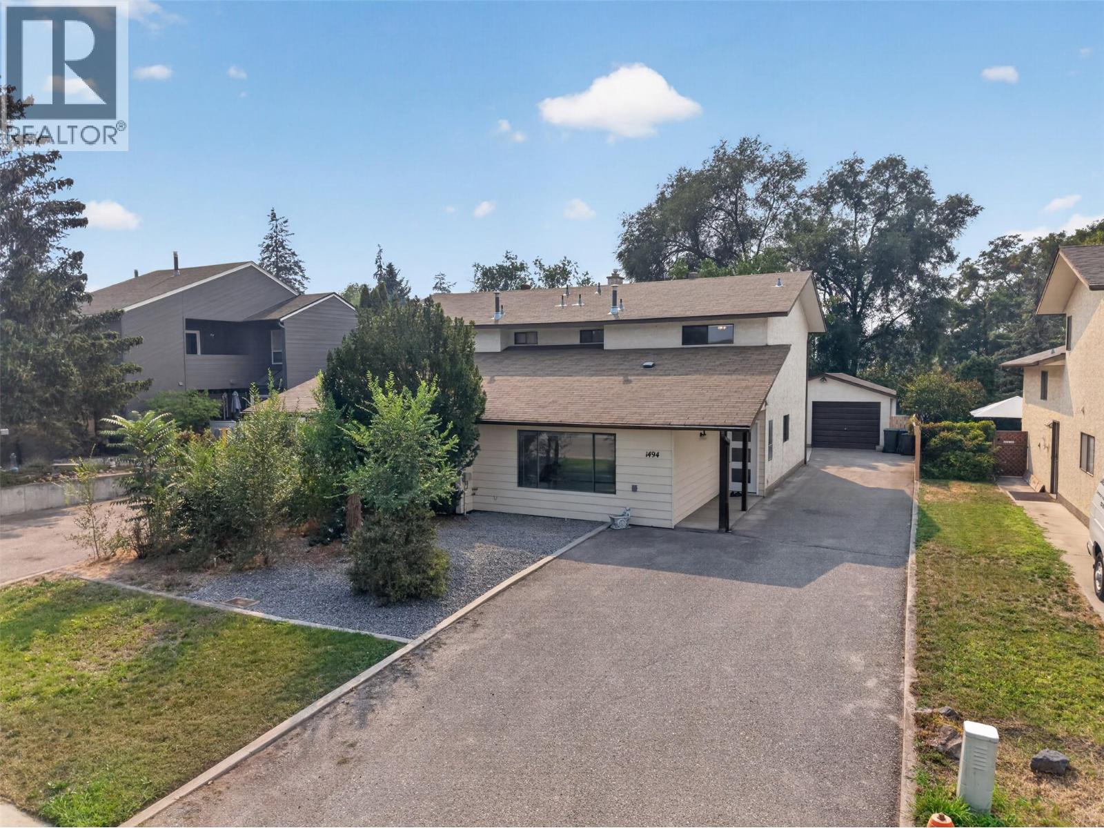 1494/1496 Elm Street, Kelowna, British Columbia  V1Y 3W9 - Photo 2 - 10397379