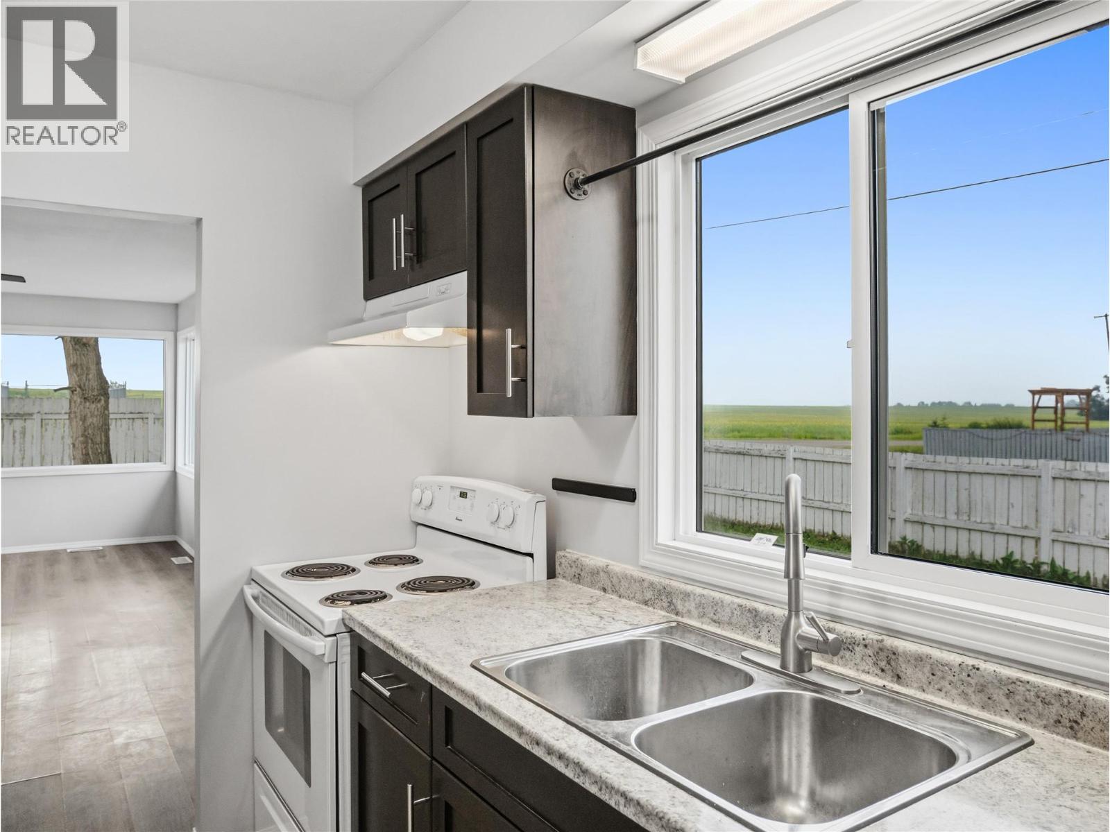 9721 2 Street, Dawson Creek, British Columbia  V1G 3K8 - Photo 11 - 10397783