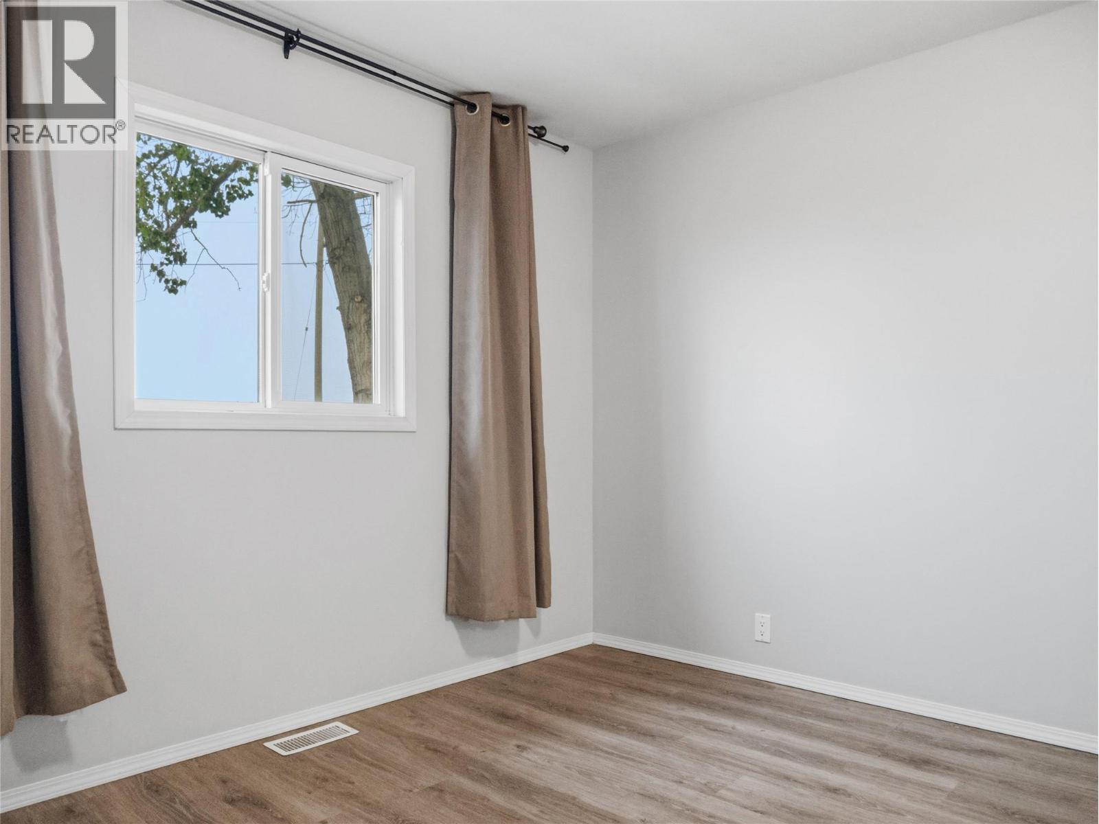 9721 2 Street, Dawson Creek, British Columbia  V1G 3K8 - Photo 24 - 10397783