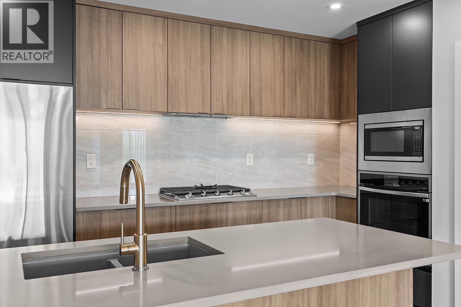 75 Predator Ridge Drive Unit# 307, Vernon, British Columbia  V1H 1G4 - Photo 8 - 10397010