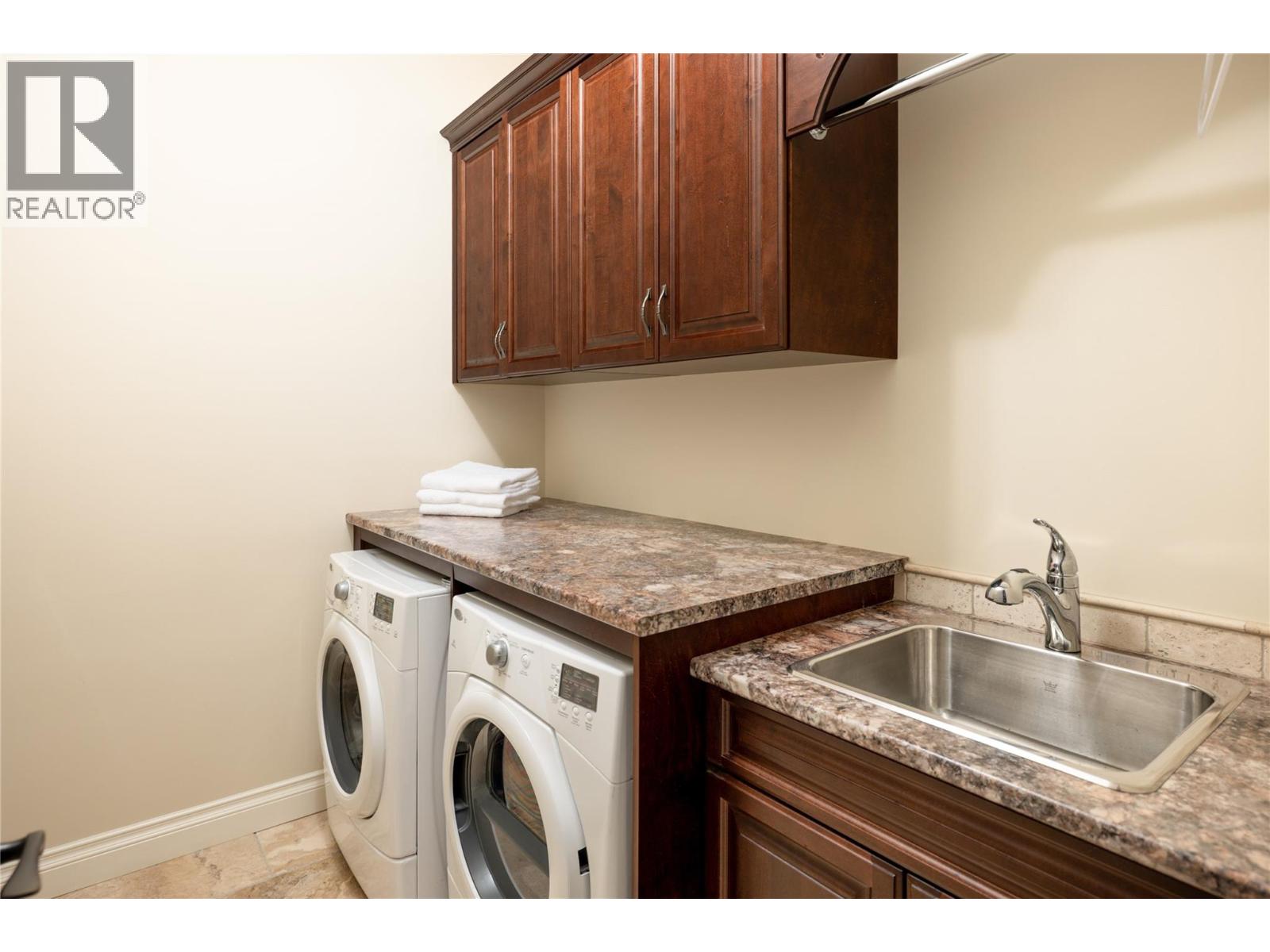 954 Hewetson Avenue, Kelowna, British Columbia  V1W 5H8 - Photo 76 - 10397512