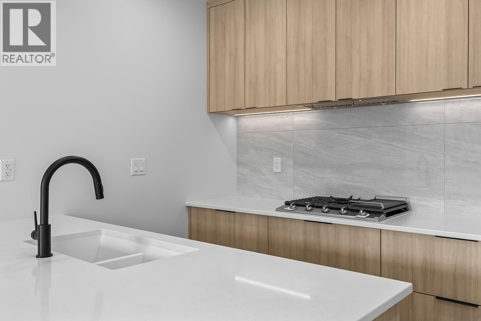 75 Predator Ridge Drive Unit# 208, Vernon, British Columbia  V1H 1G4 - Photo 5 - 10397005