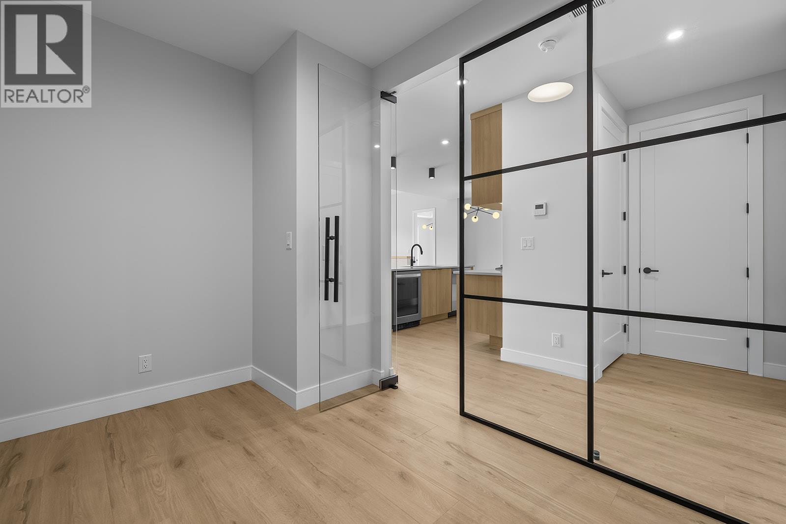 75 Predator Ridge Drive Unit# 205, Vernon, British Columbia  V1H 1G4 - Photo 4 - 10397002
