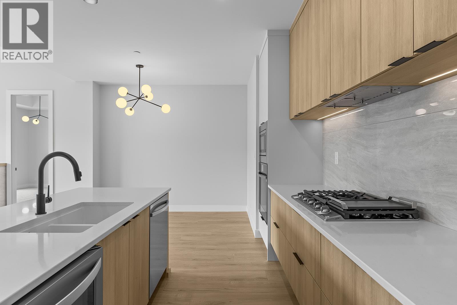 75 Predator Ridge Drive Unit# 205, Vernon, British Columbia  V1H 1G4 - Photo 6 - 10397002