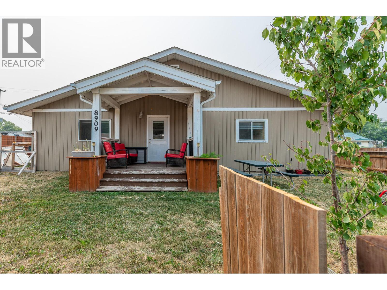 8909 Grainger Road, Canal Flats, British Columbia  V0B 1B0 - Photo 1 - 10397280