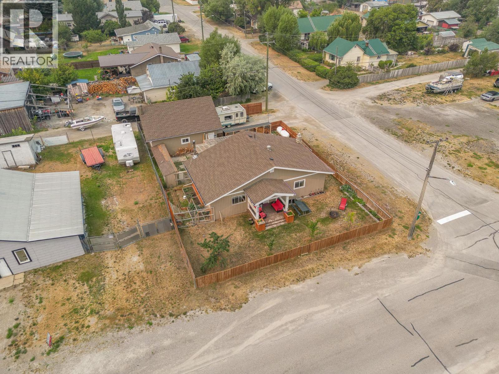 8909 Grainger Road, Canal Flats, British Columbia  V0B 1B0 - Photo 55 - 10397280