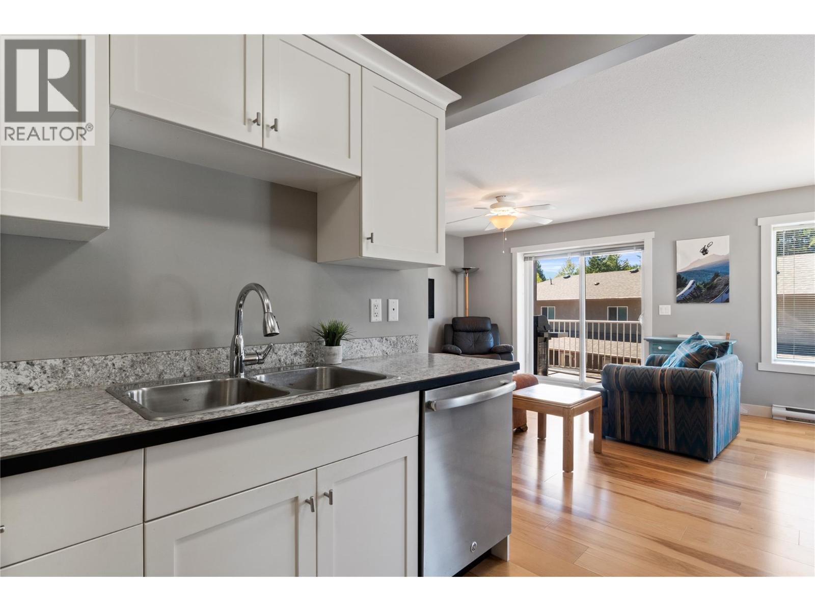 1449 1 Avenue Ne Unit# 404, Salmon Arm, British Columbia  V1E 0C4 - Photo 3 - 10397479