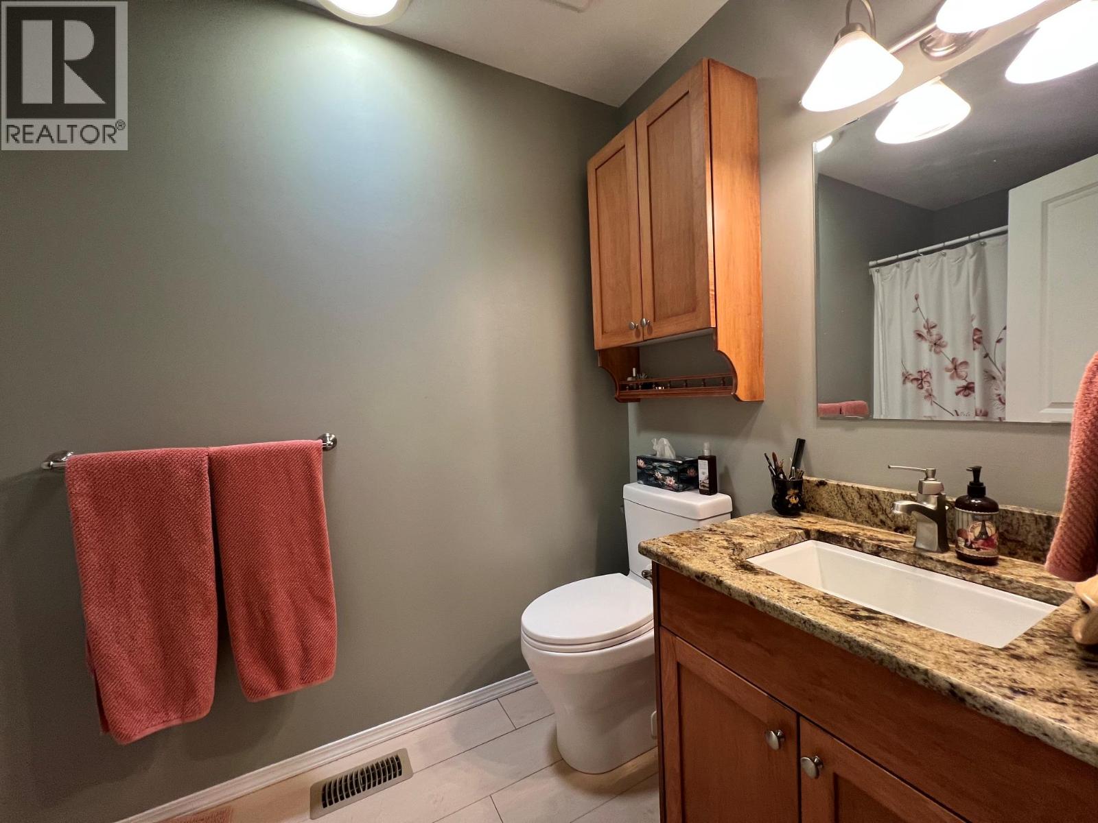 524 5 Th Street, Vernon, British Columbia  V1H 1Z1 - Photo 16 - 10397513