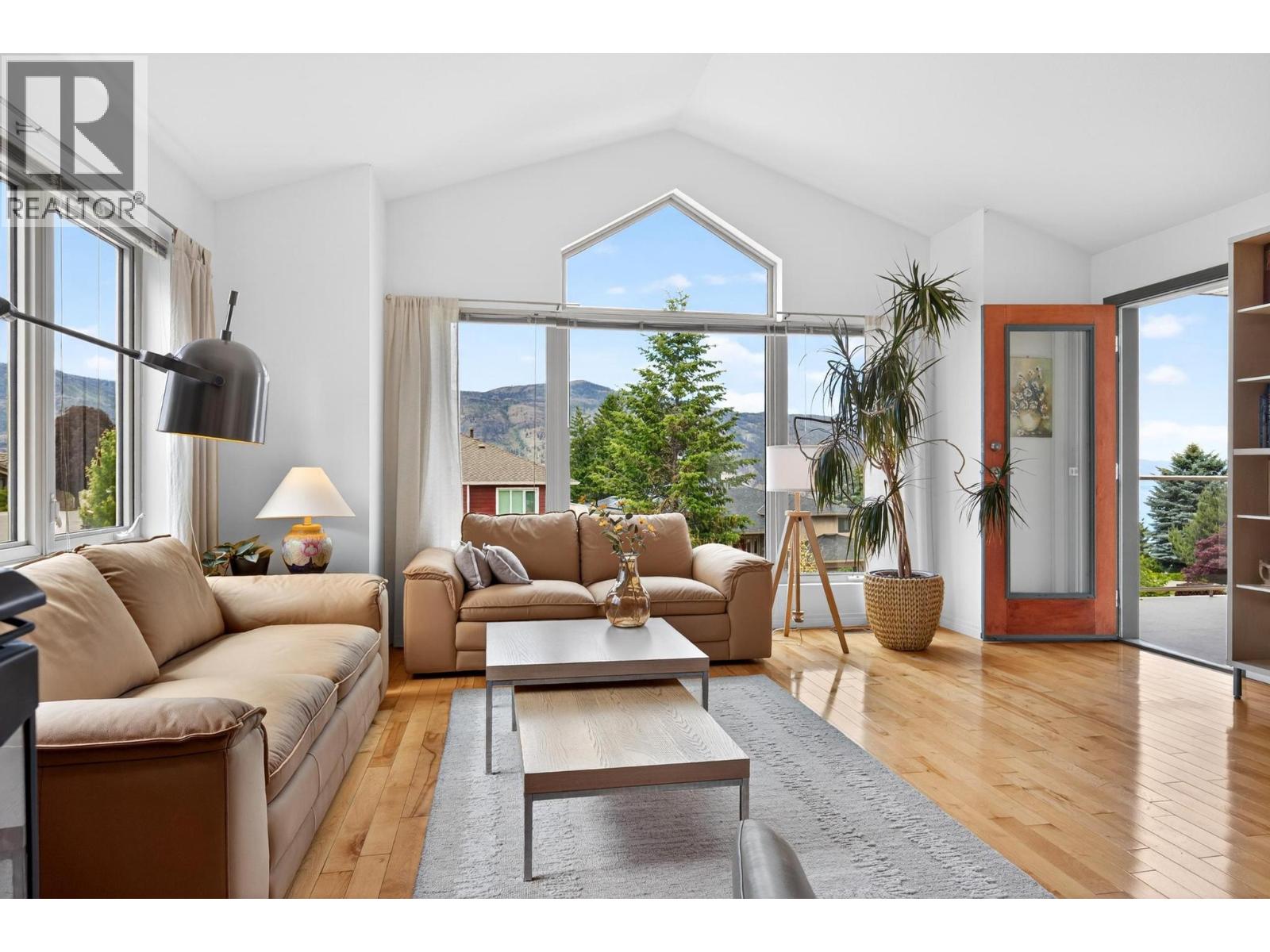 183 Magic Drive, Kelowna, British Columbia  V1V 1N2 - Photo 5 - 10396331