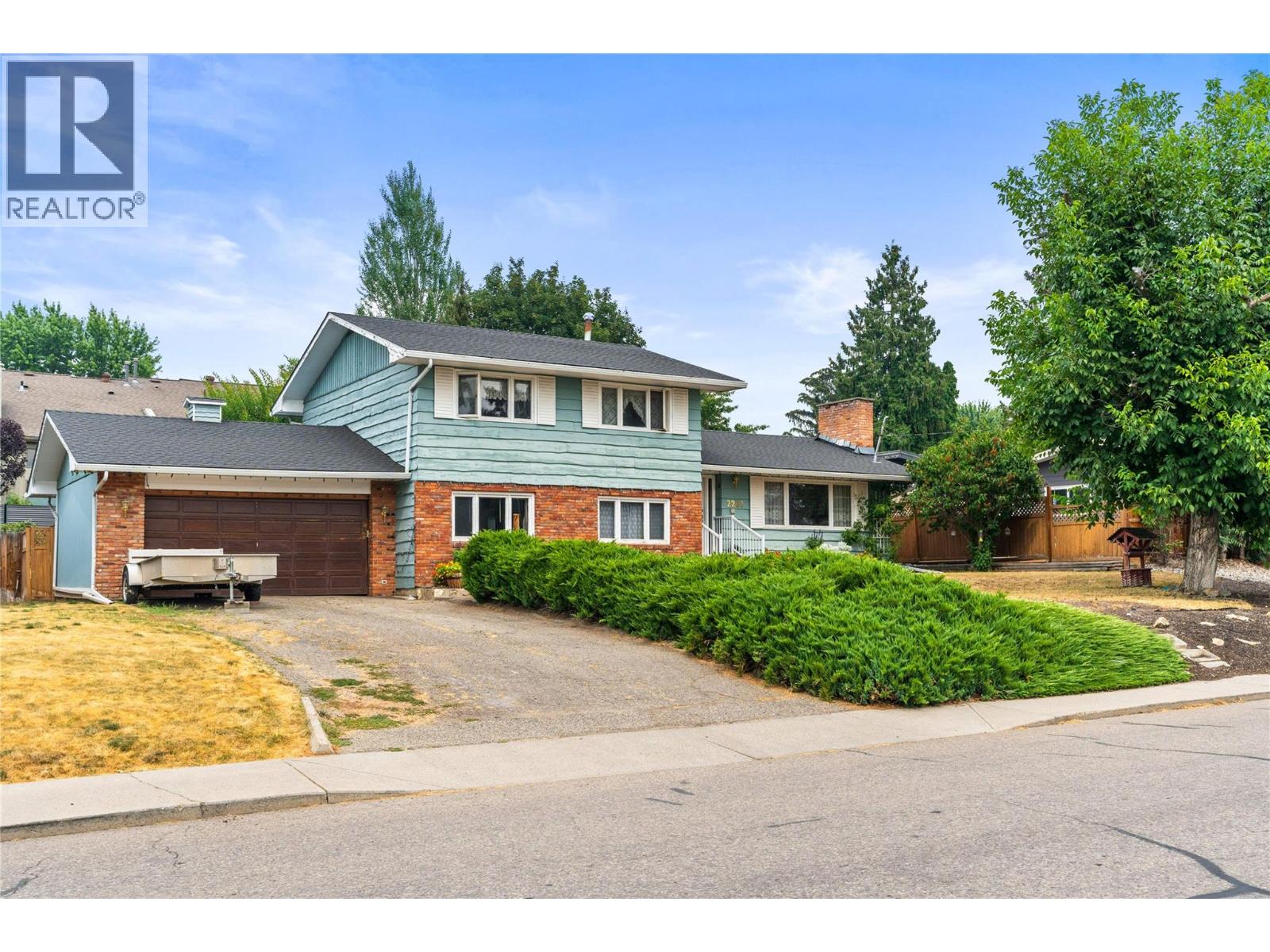 2203 23 Avenue, Vernon, British Columbia  V1T 1J6 - Photo 2 - 10397685